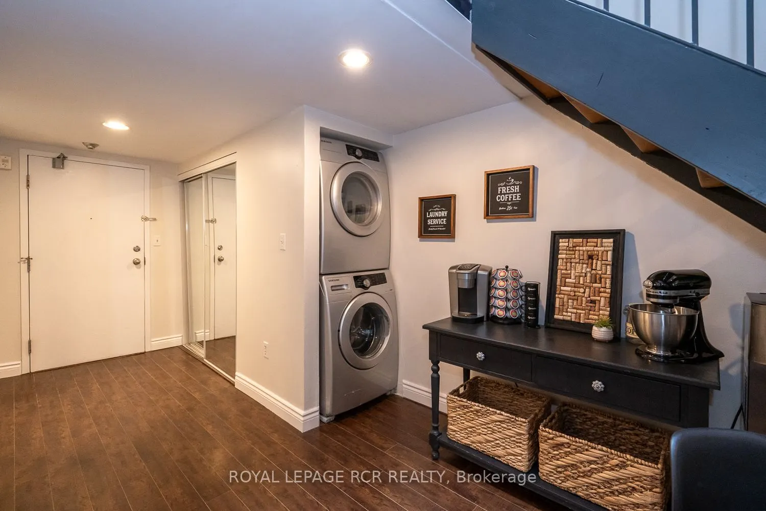 123 Broadway Avenue, #A
