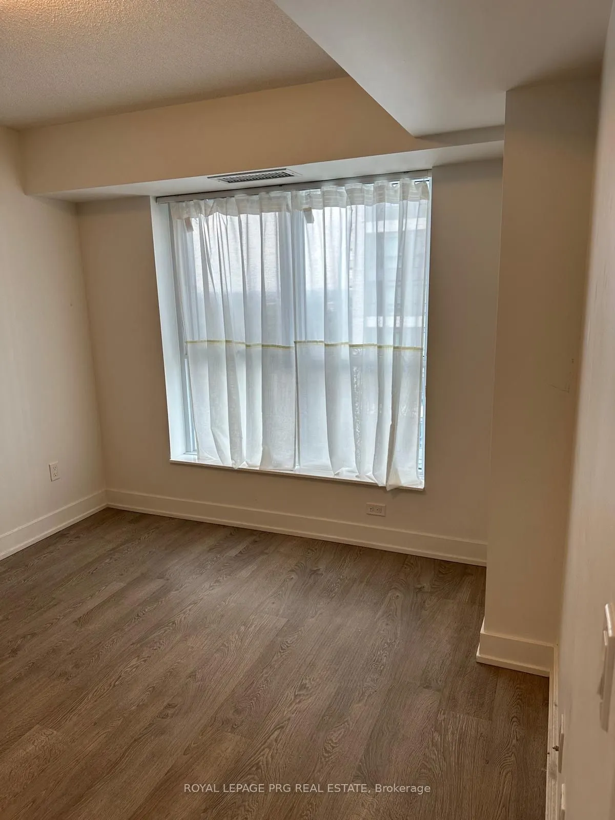 9 Mabelle Avenue, #2721