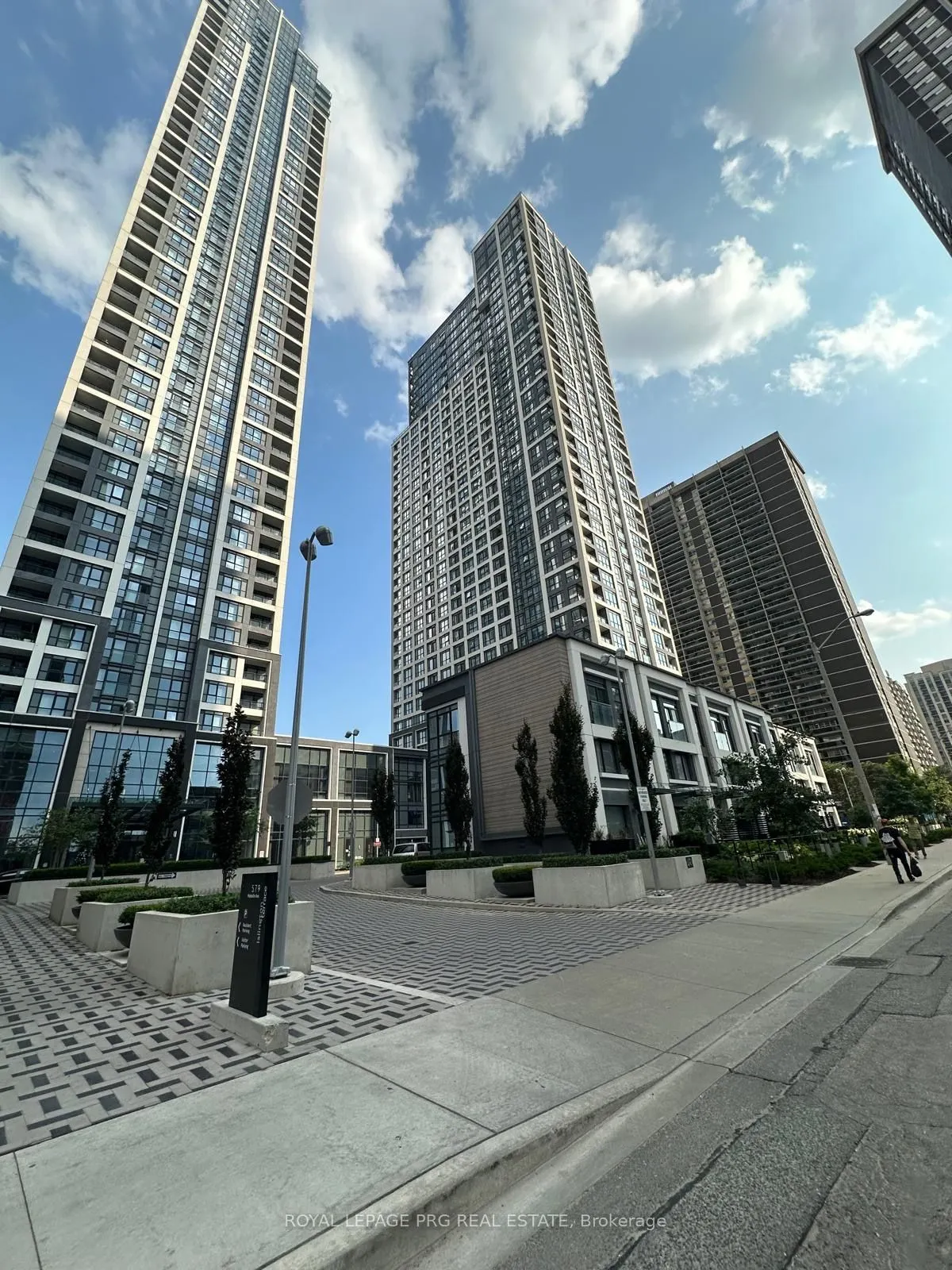 9 Mabelle Avenue, #2721