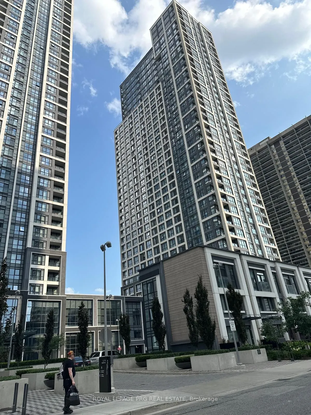 9 Mabelle Avenue, #2721