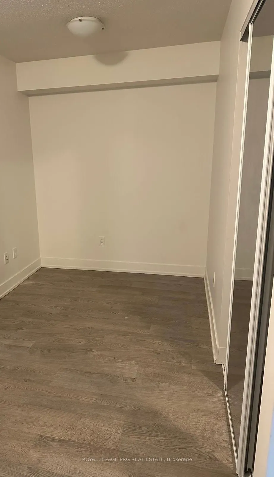 9 Mabelle Avenue, #2721