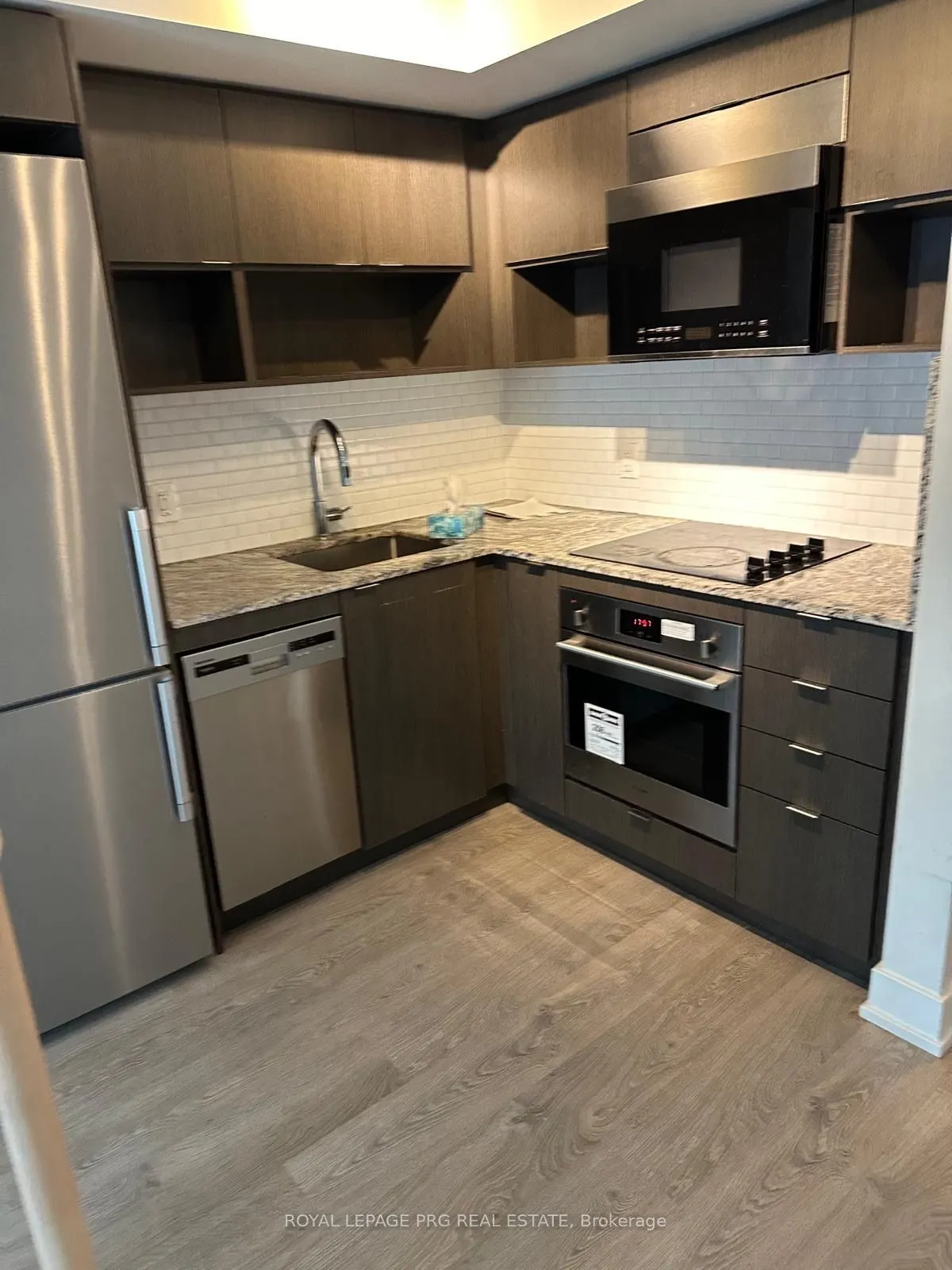 9 Mabelle Avenue, #2721