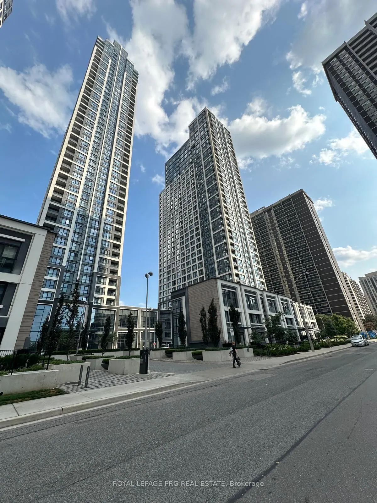 9 Mabelle Avenue, #2721