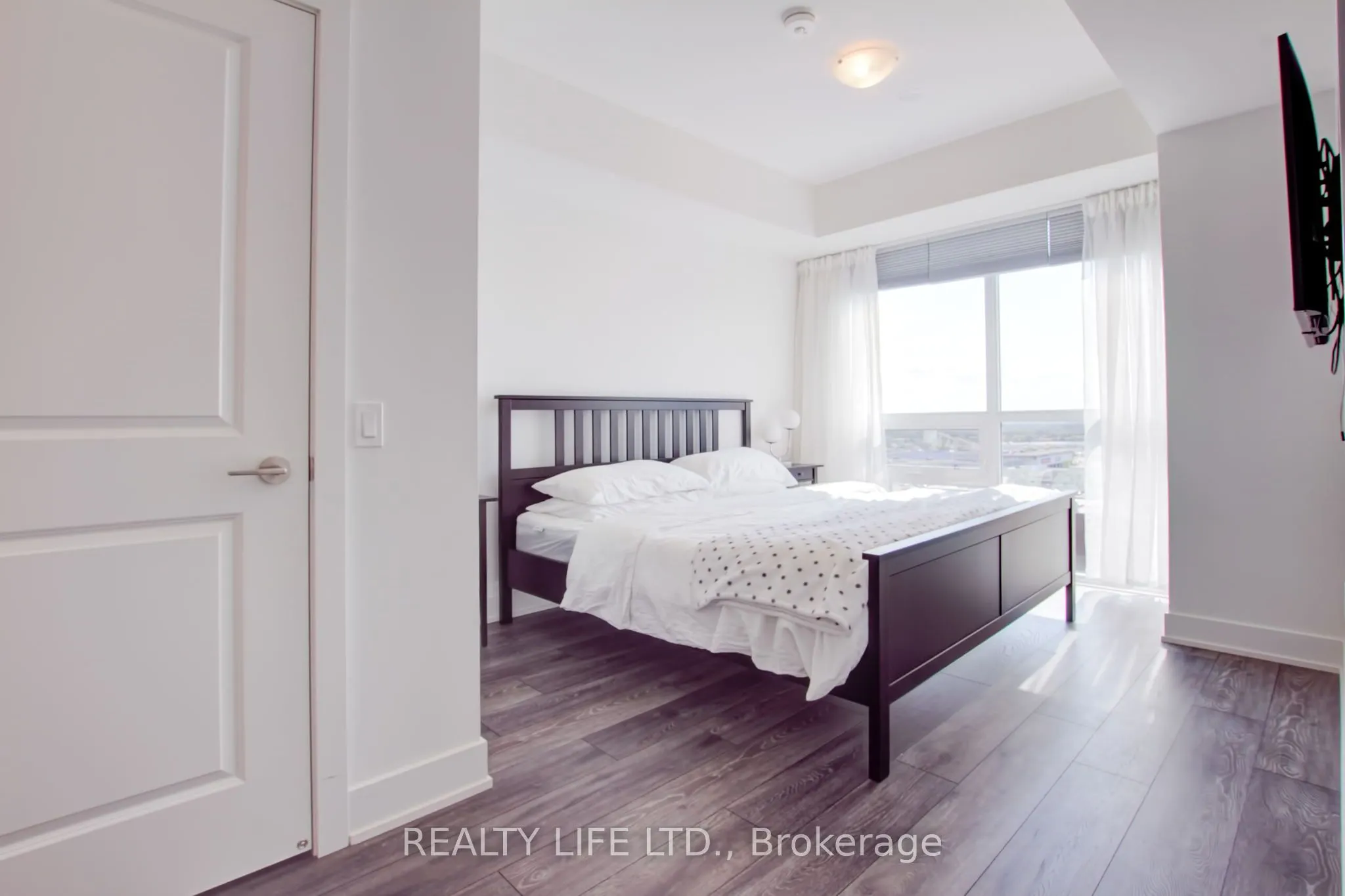 1050 Main Street E #1014