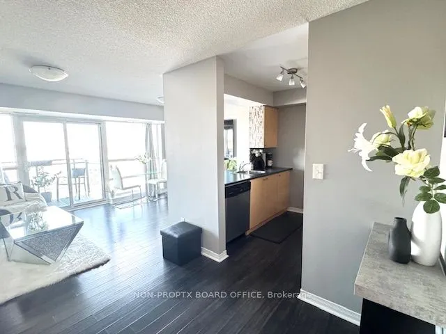 215 Queen Street E, #711