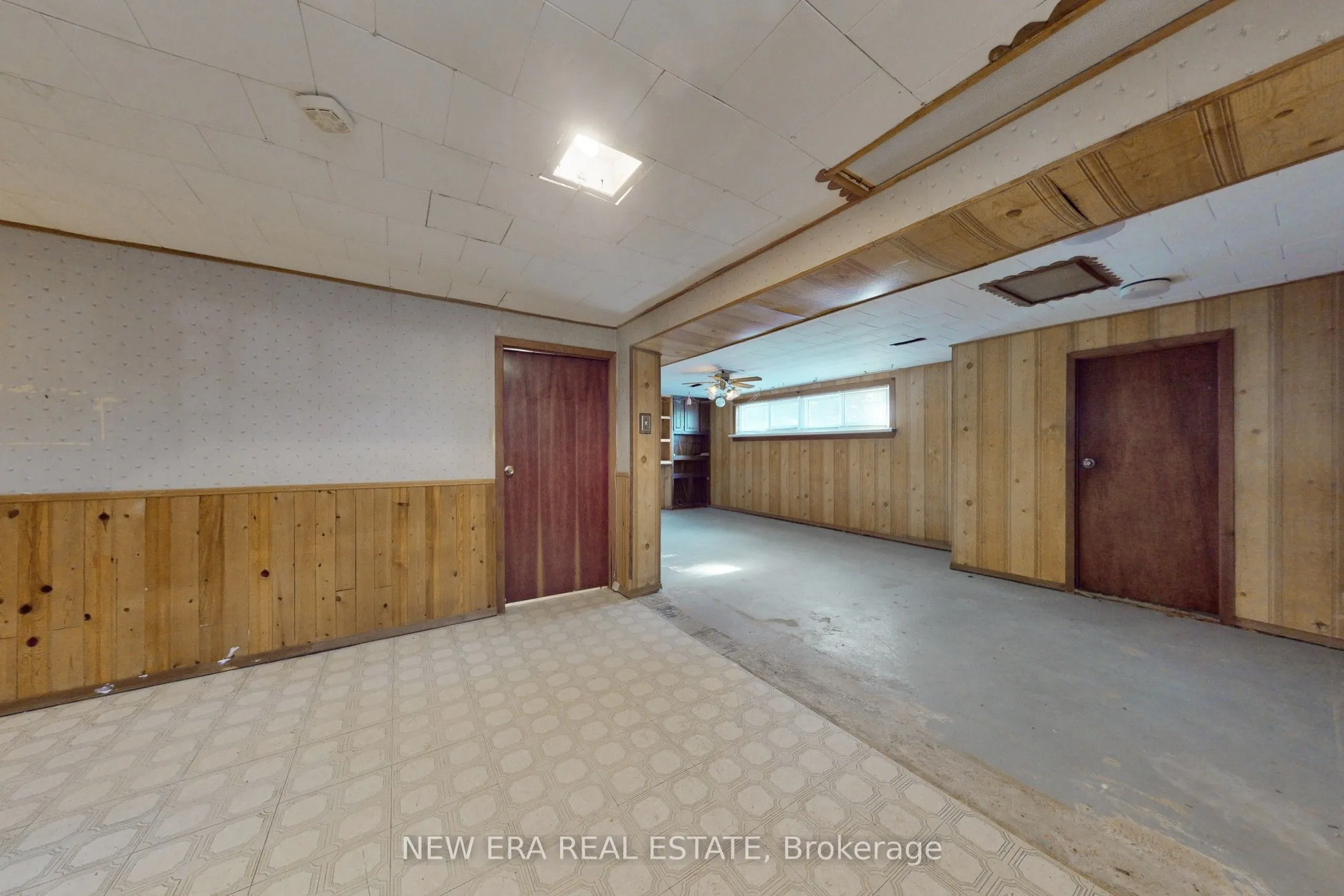 875 Hampton Crescent