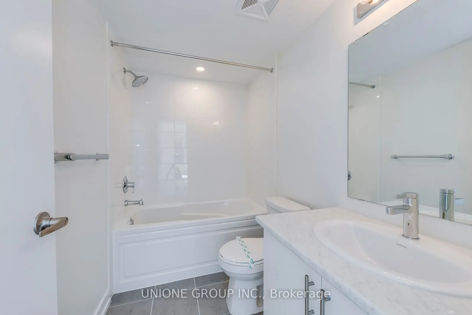 3562 Colonial Drive, #12
