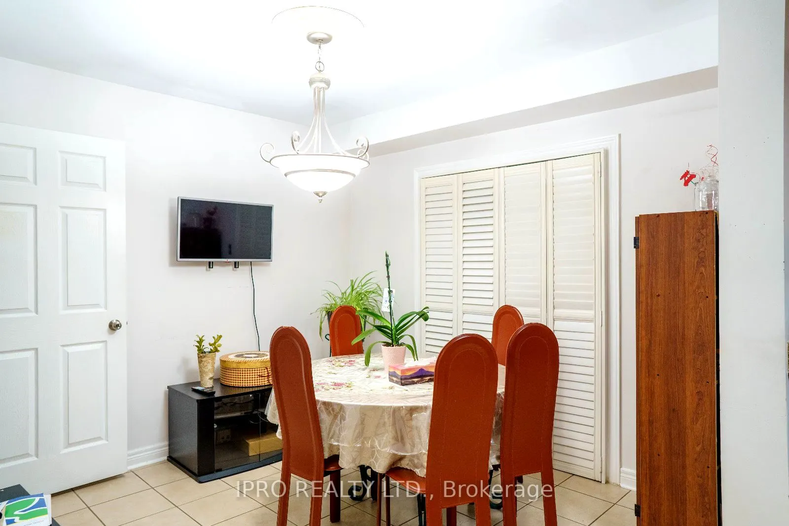 11 Earl Grey Crescent