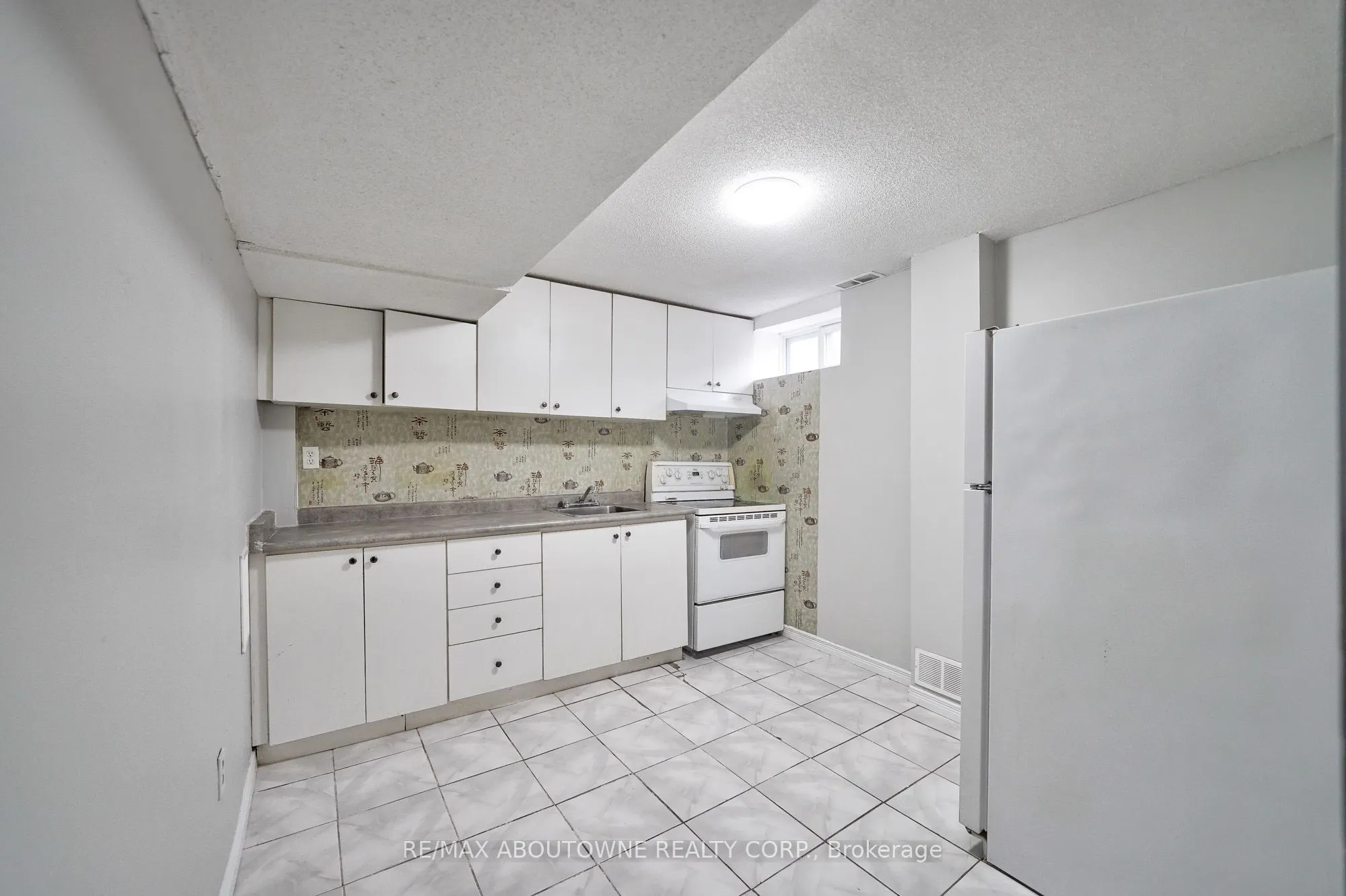 556 Delphine Drive