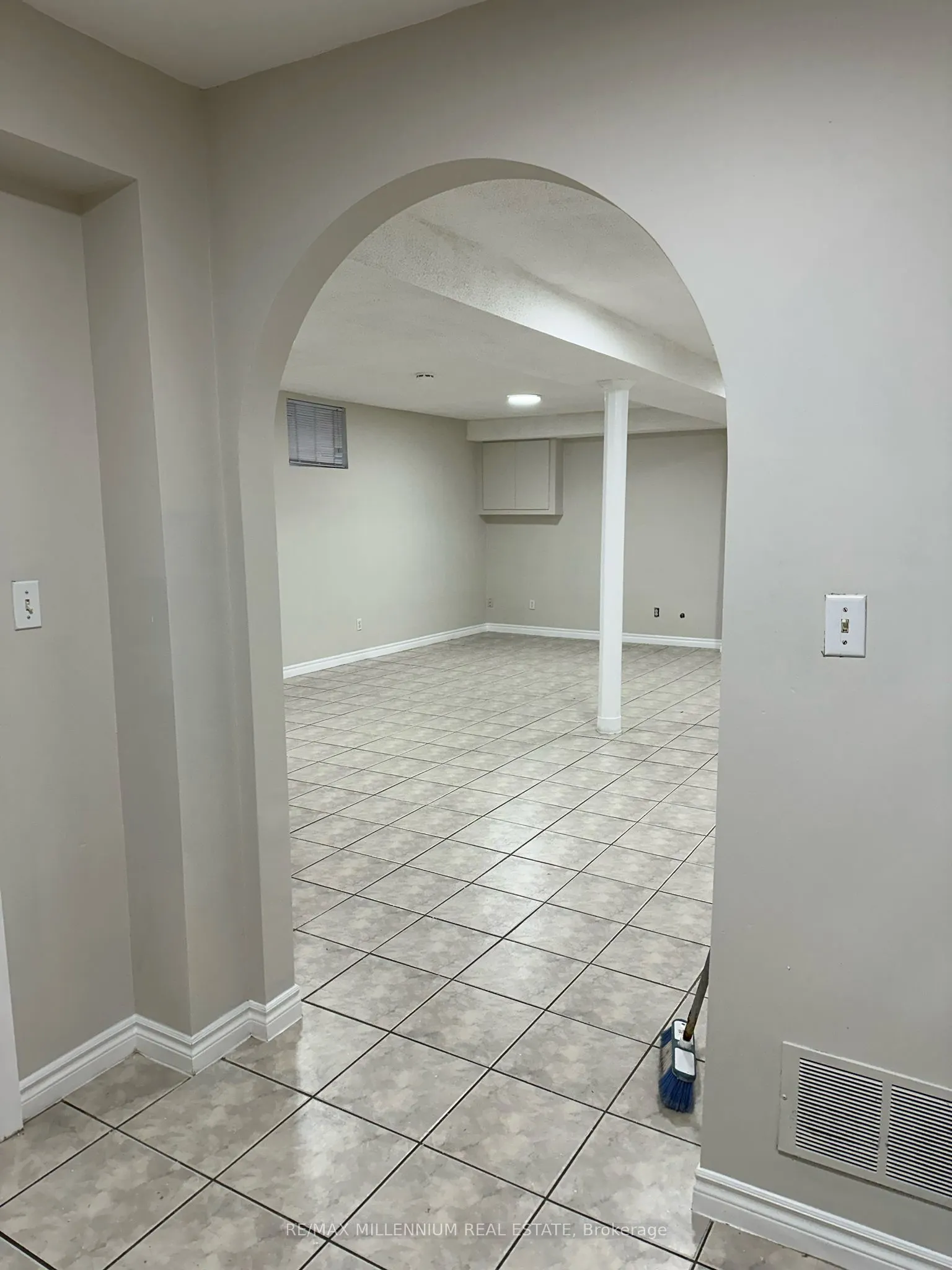 946 Willowbank Trail
