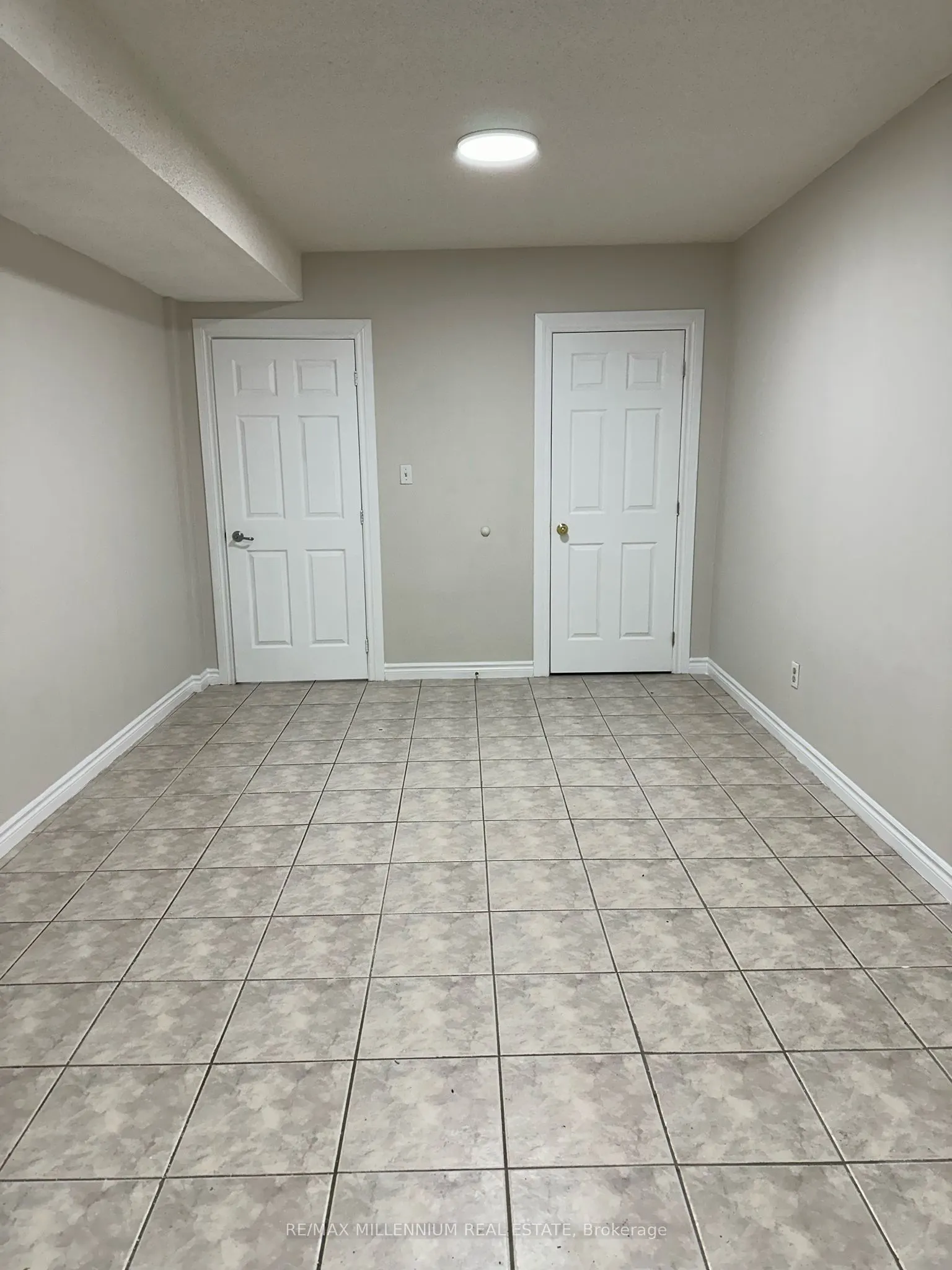 946 Willowbank Trail