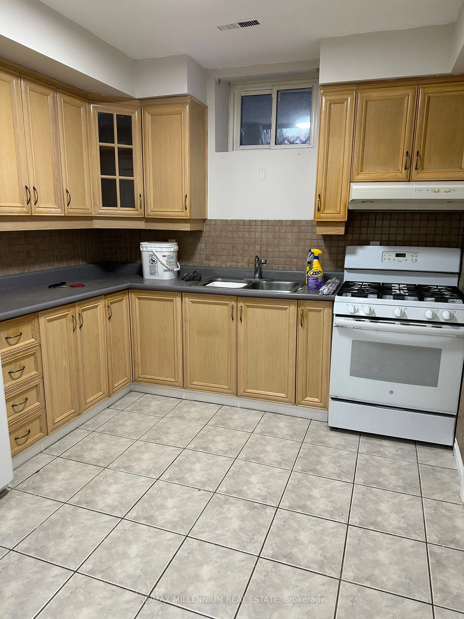 946 Willowbank Trail