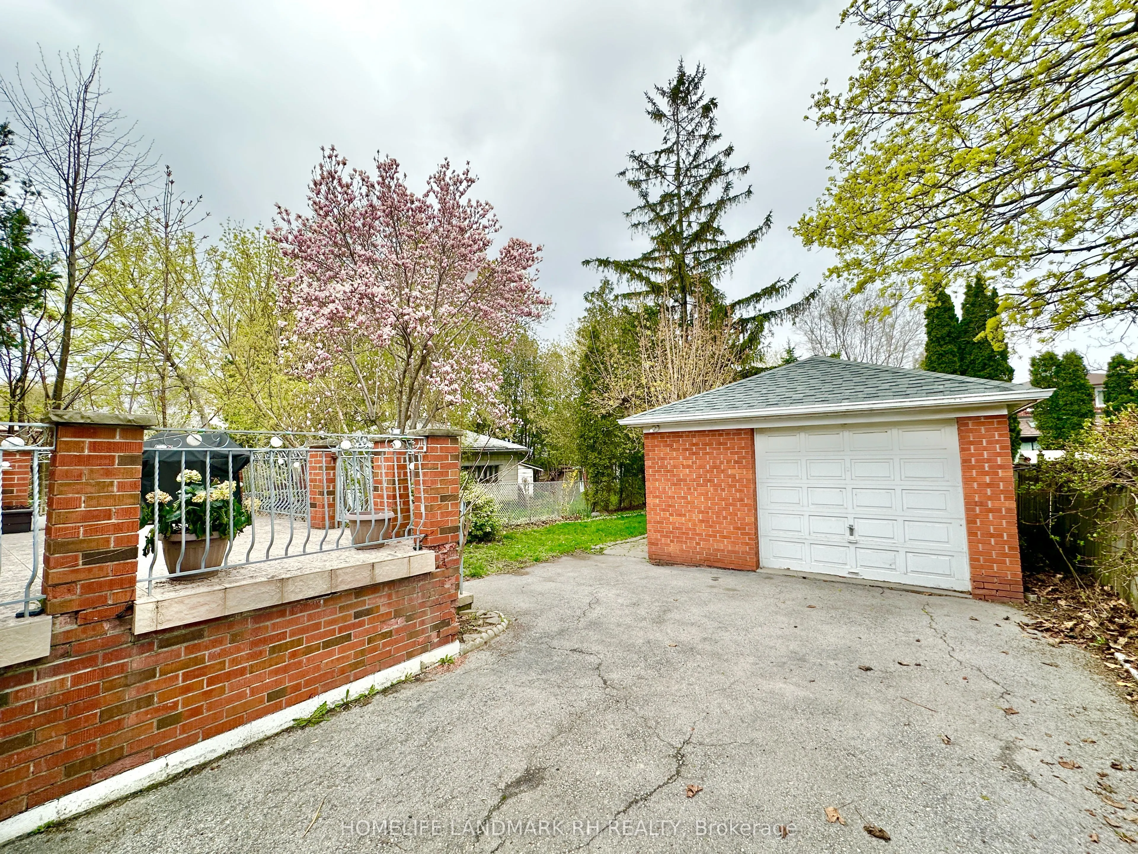 11 Bellman Avenue