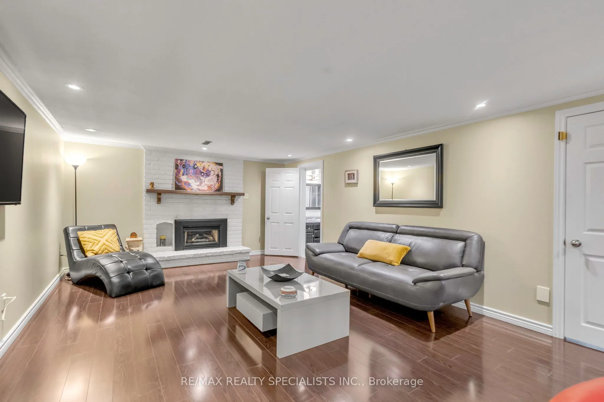 63 Lockton Crescent