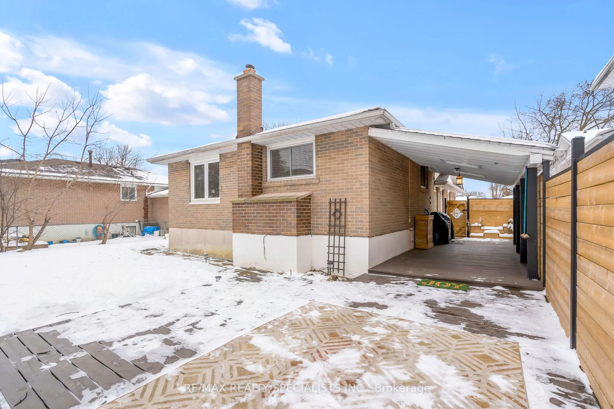 63 Lockton Crescent