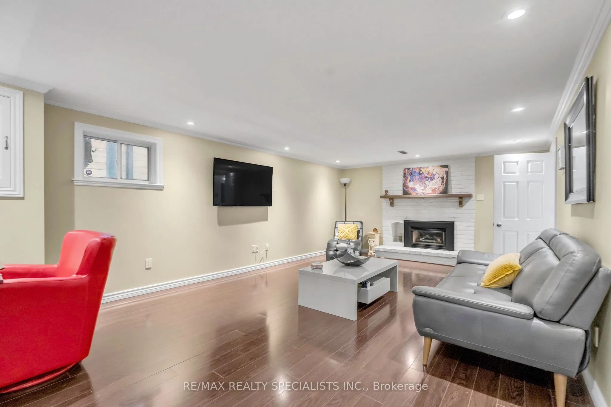63 Lockton Crescent