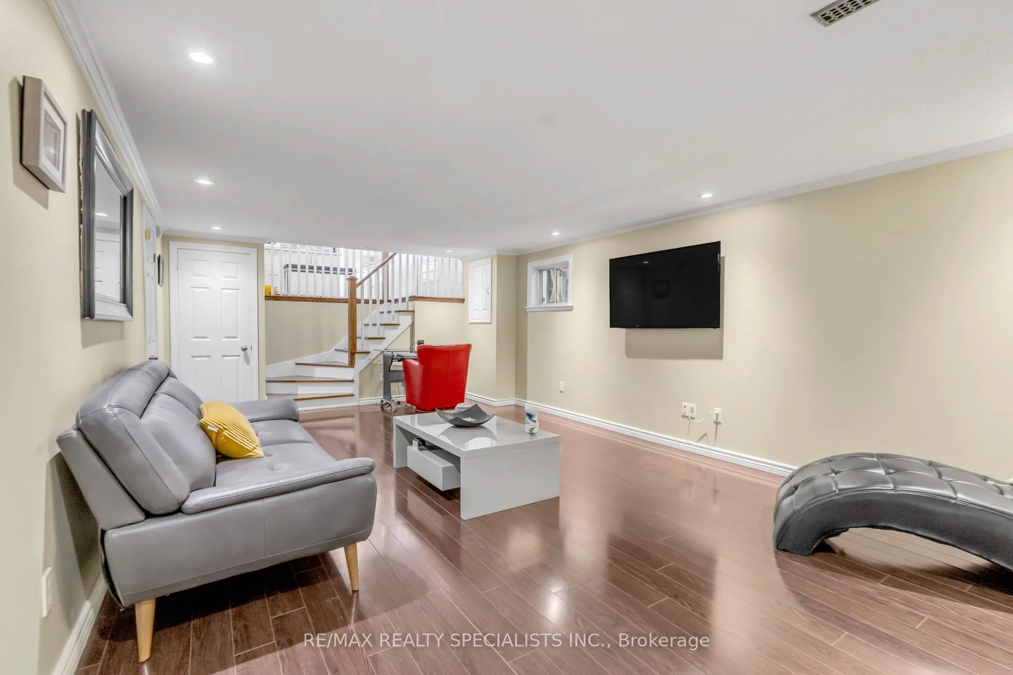 63 Lockton Crescent