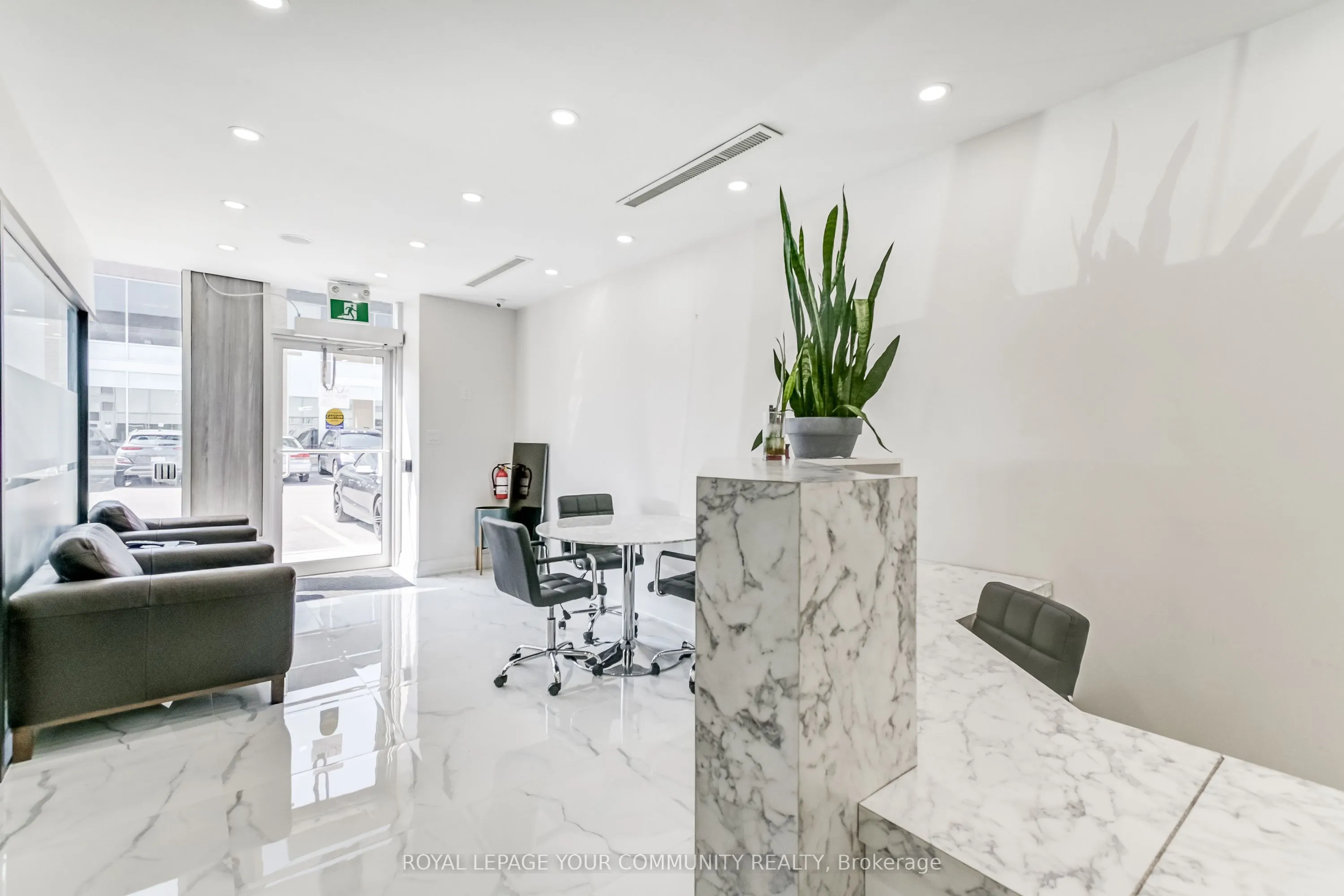 1185 Queensway E, #7
