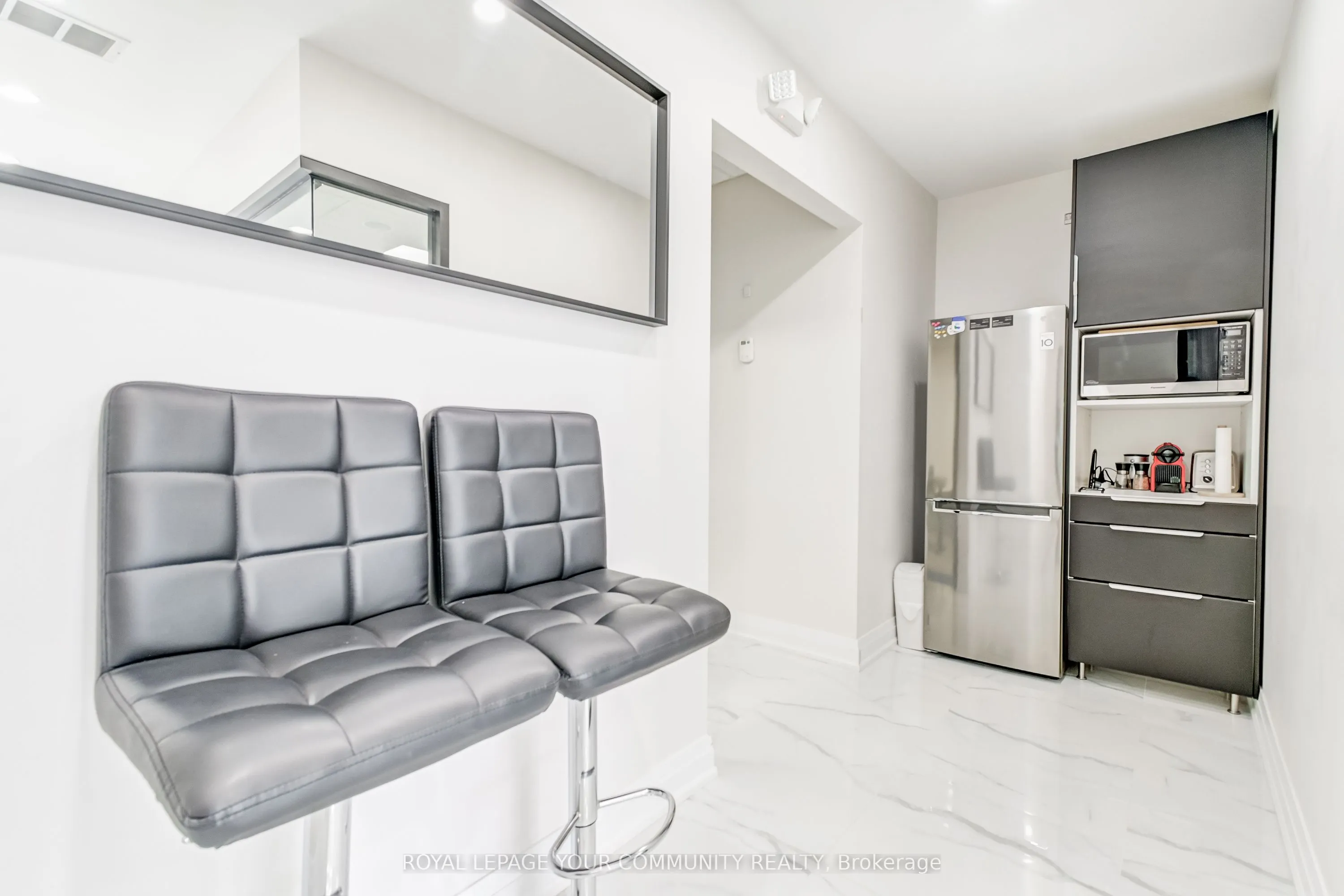 1185 Queensway E, #7