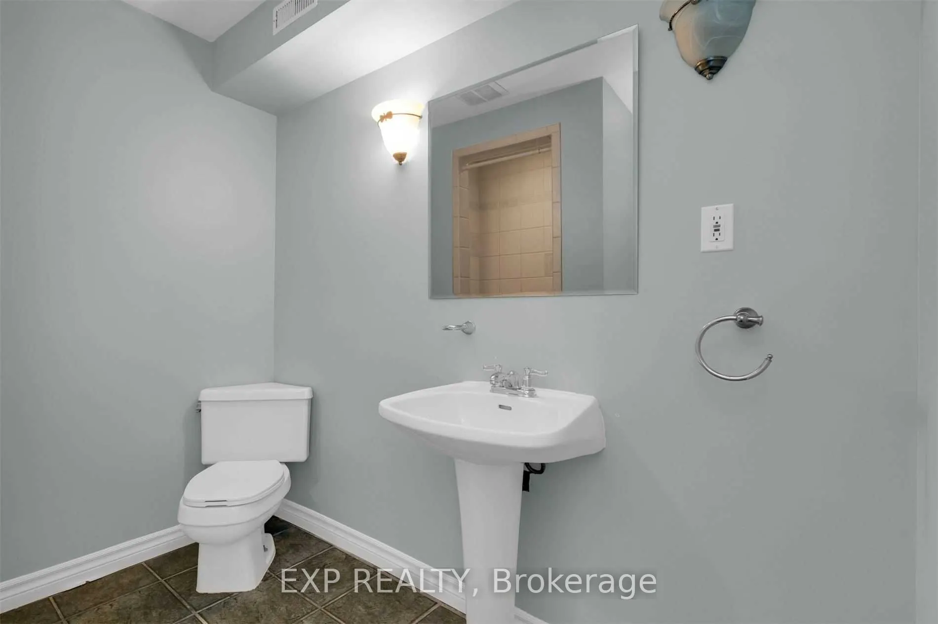242 Mohawk Road, #Lower