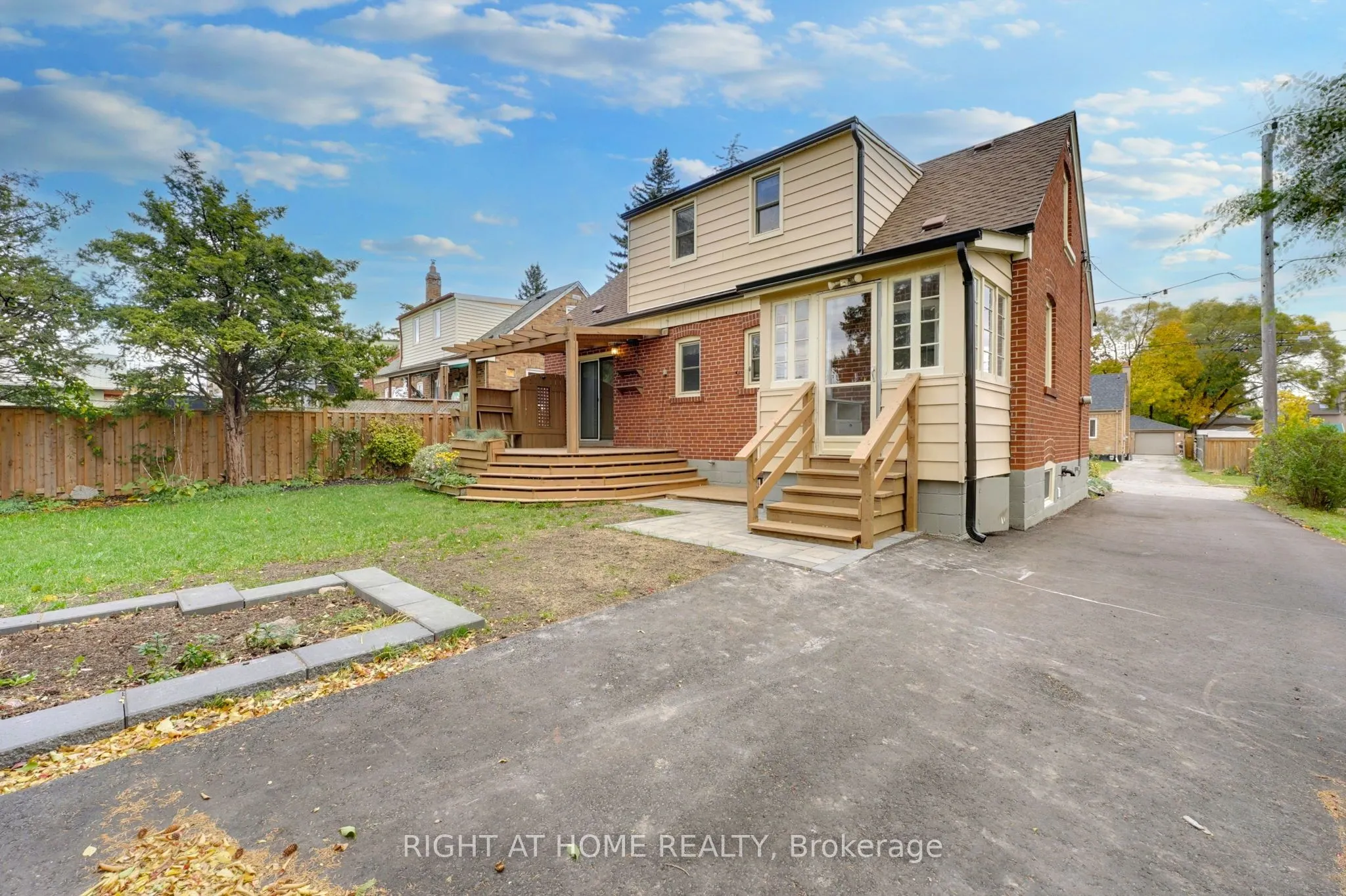 6 Adele Avenue