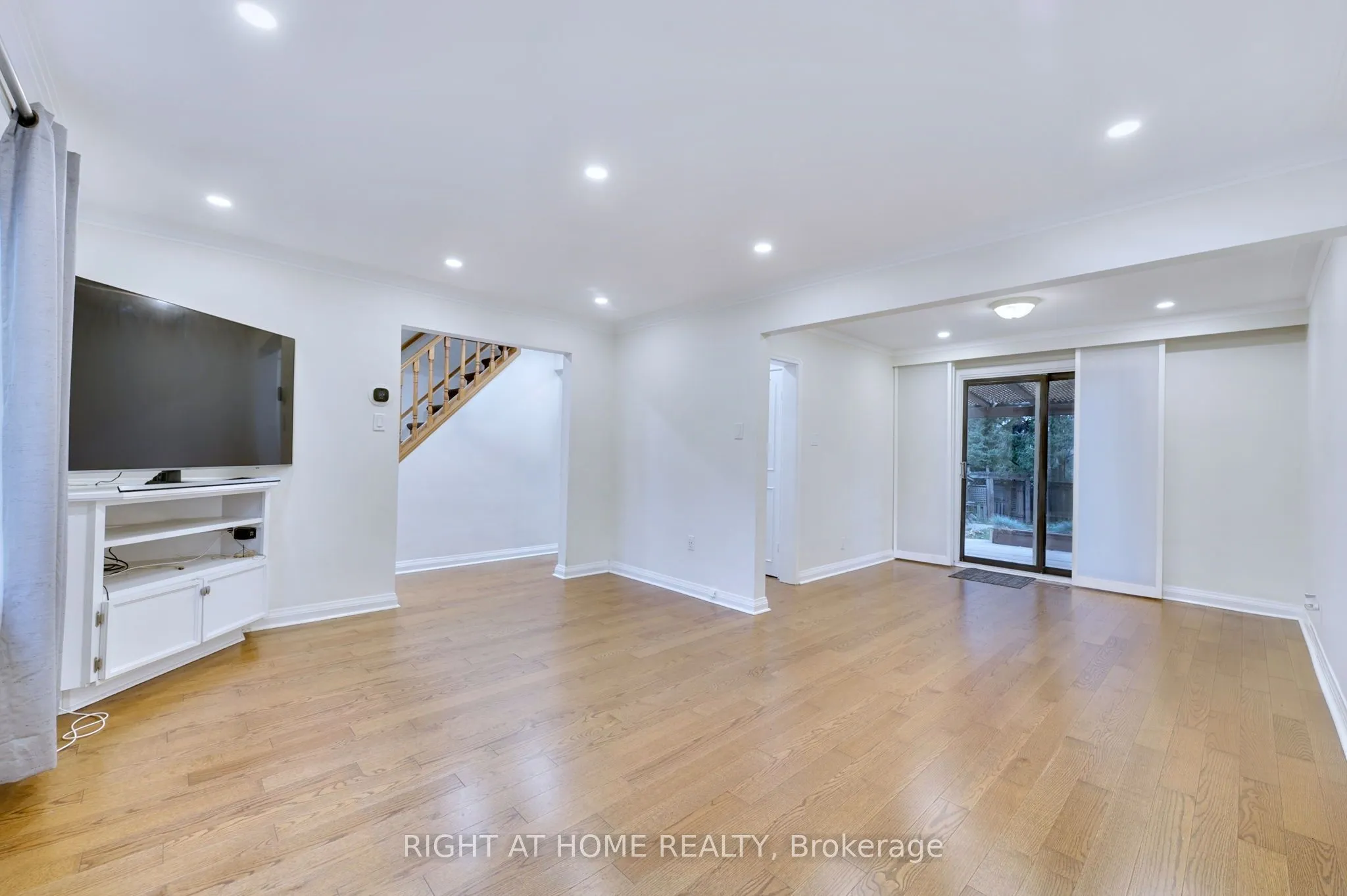 6 Adele Avenue
