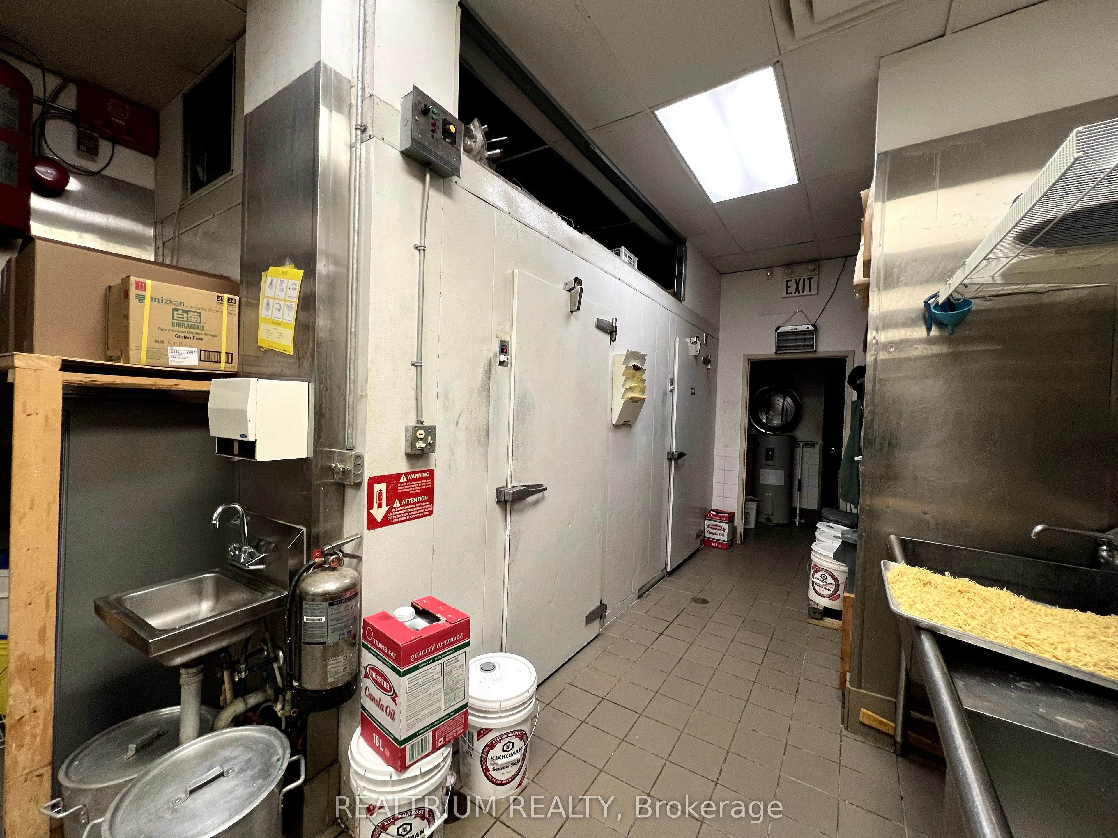 1077 Wilson Avenue, #7