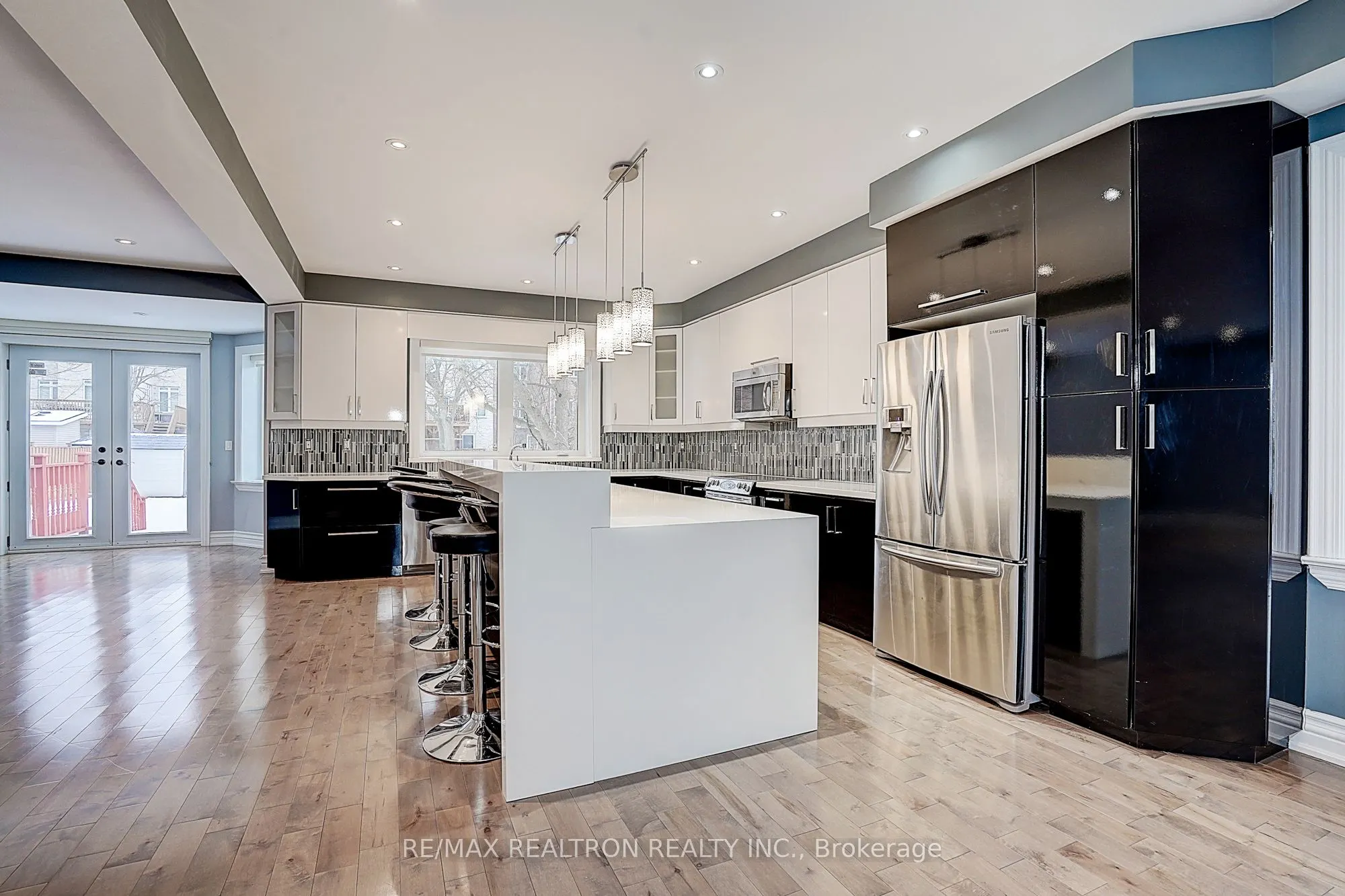 3043 Weston Road