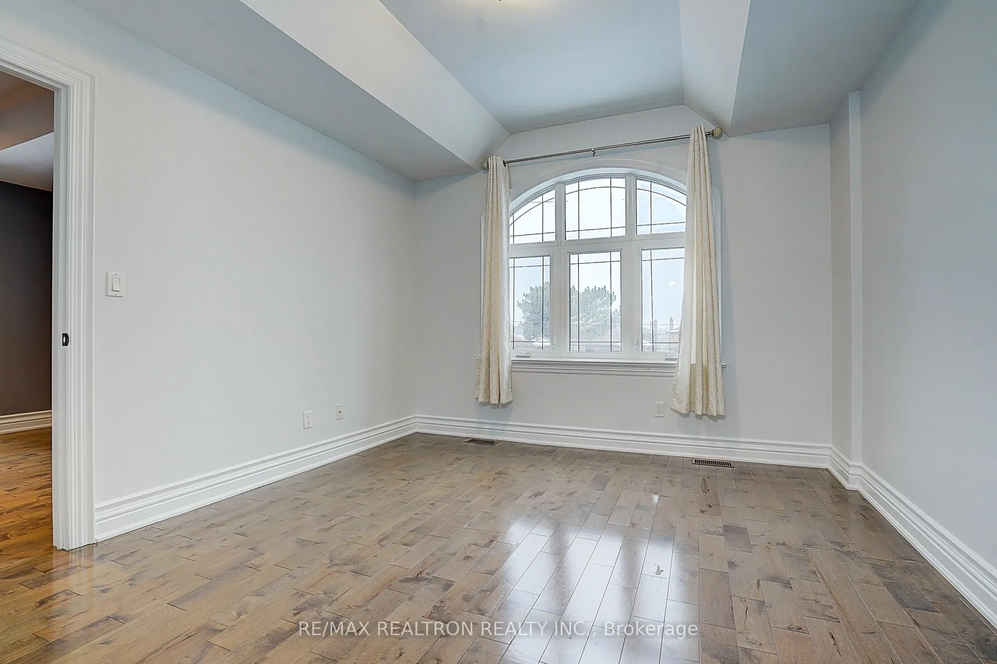 3043 Weston Road
