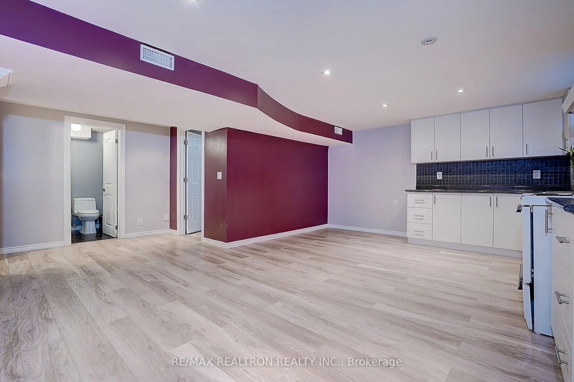 3043 Weston Road