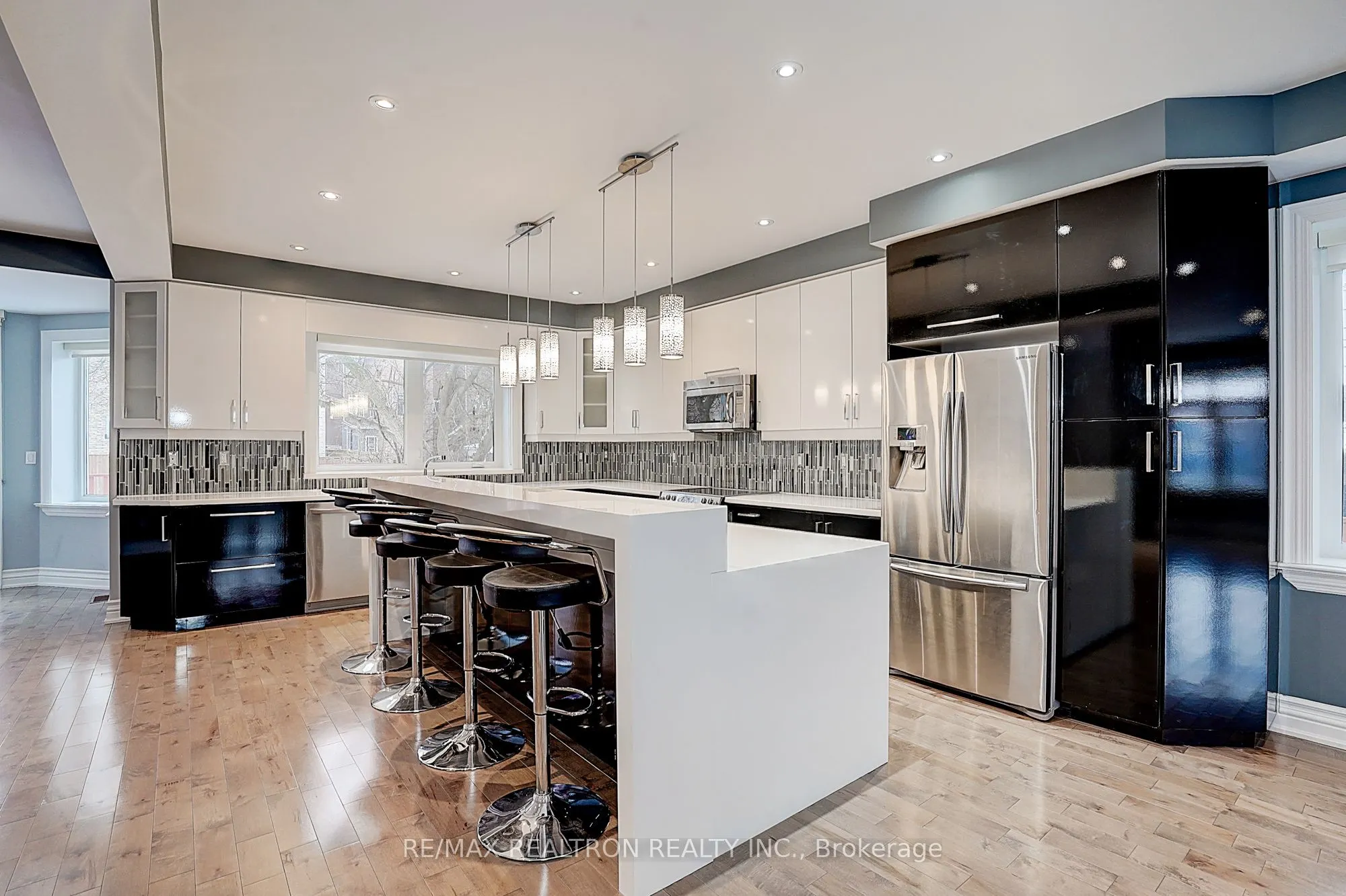 3043 Weston Road