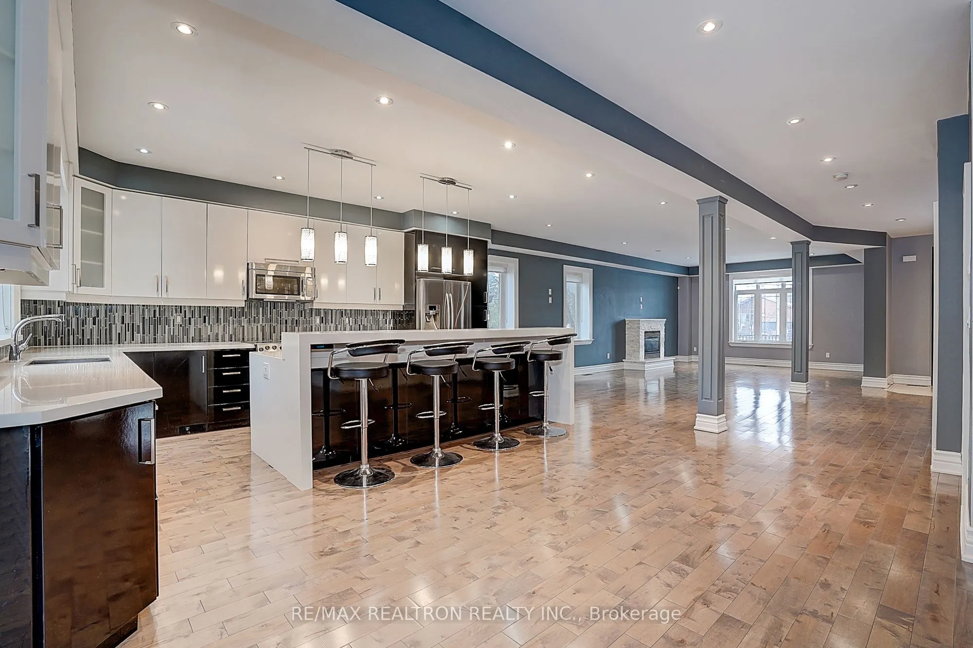 3043 Weston Road