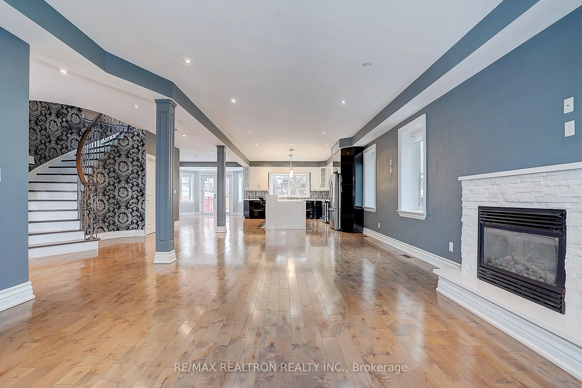 3043 Weston Road
