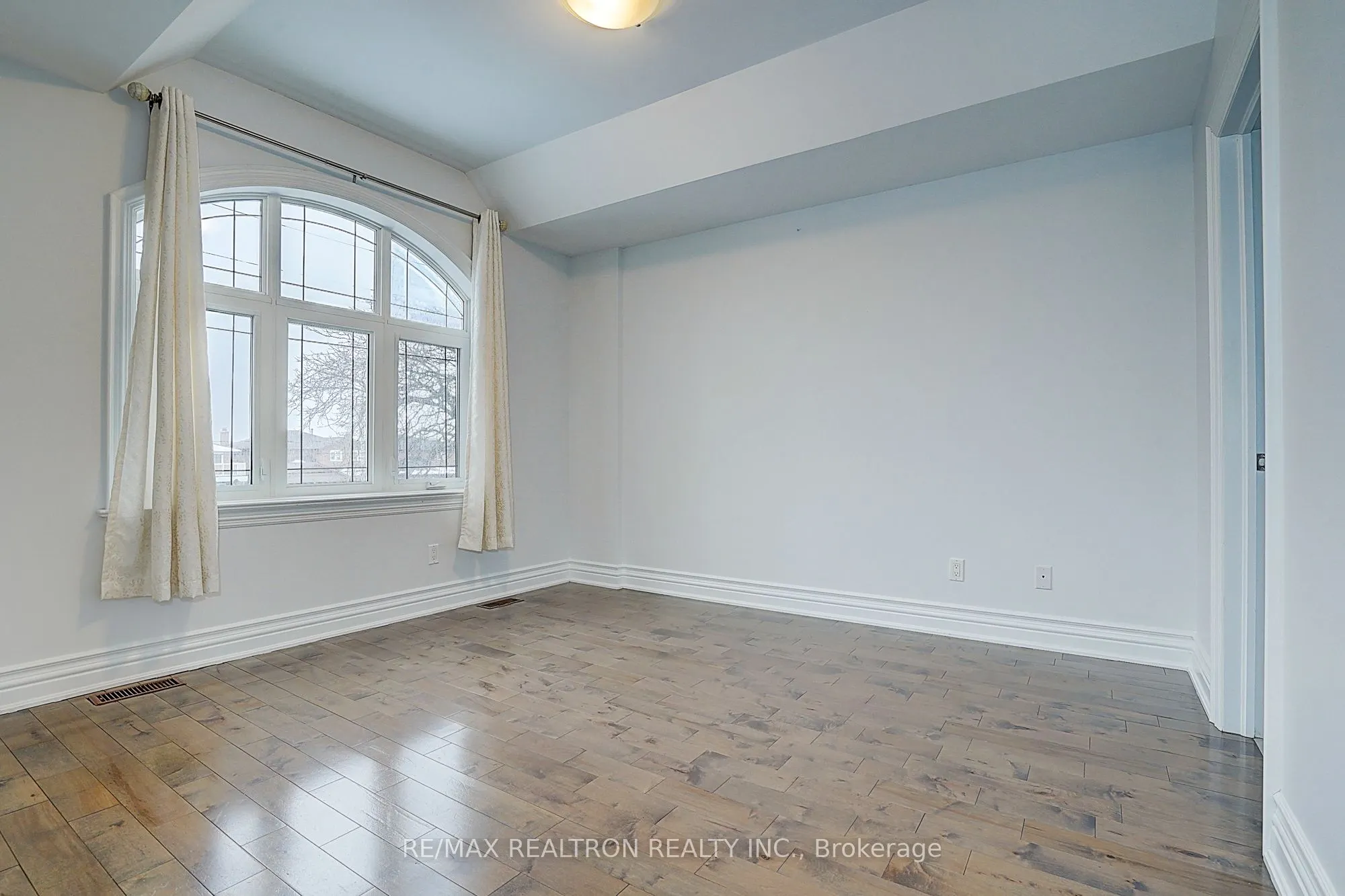 3043 Weston Road