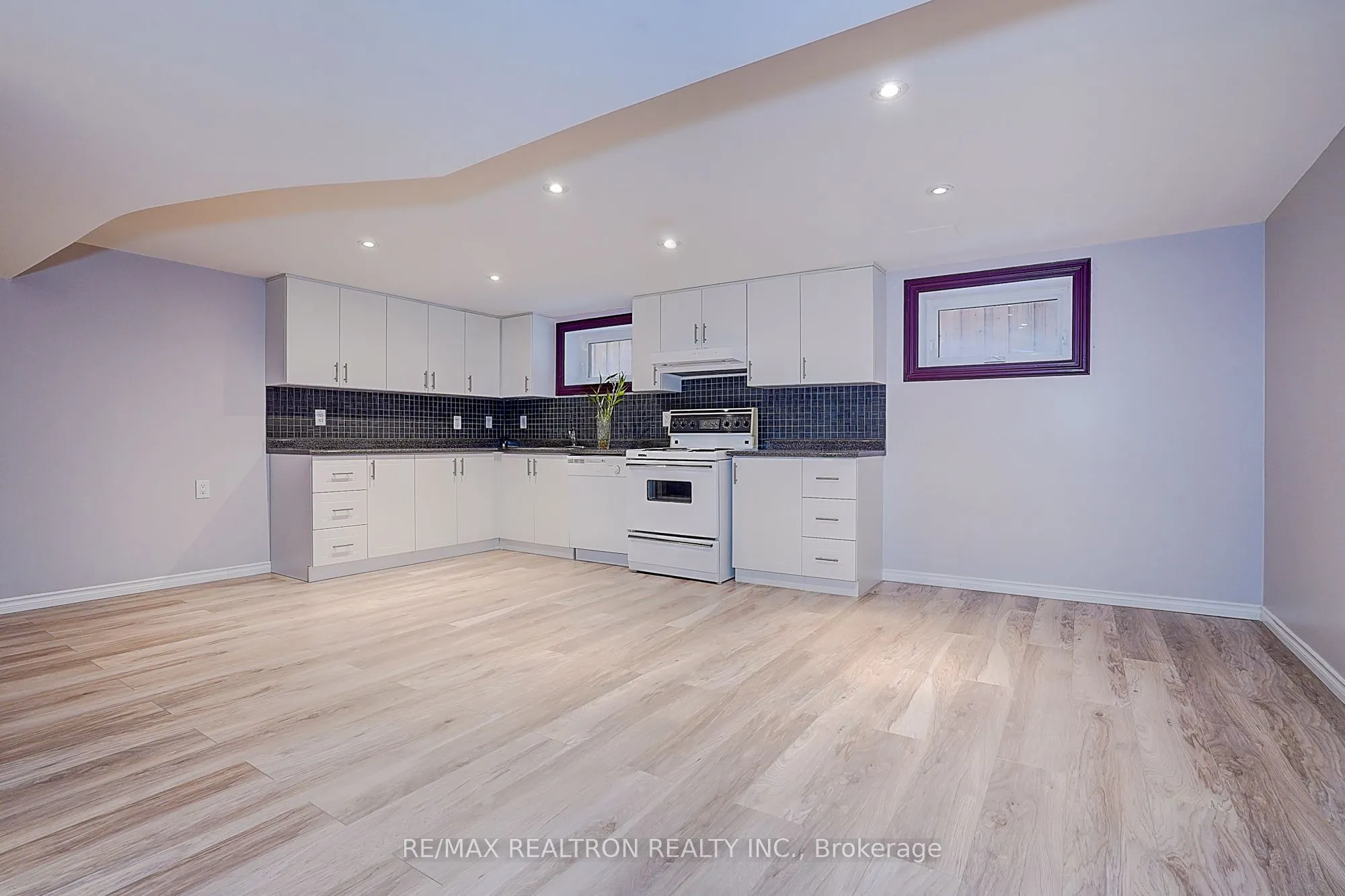 3043 Weston Road