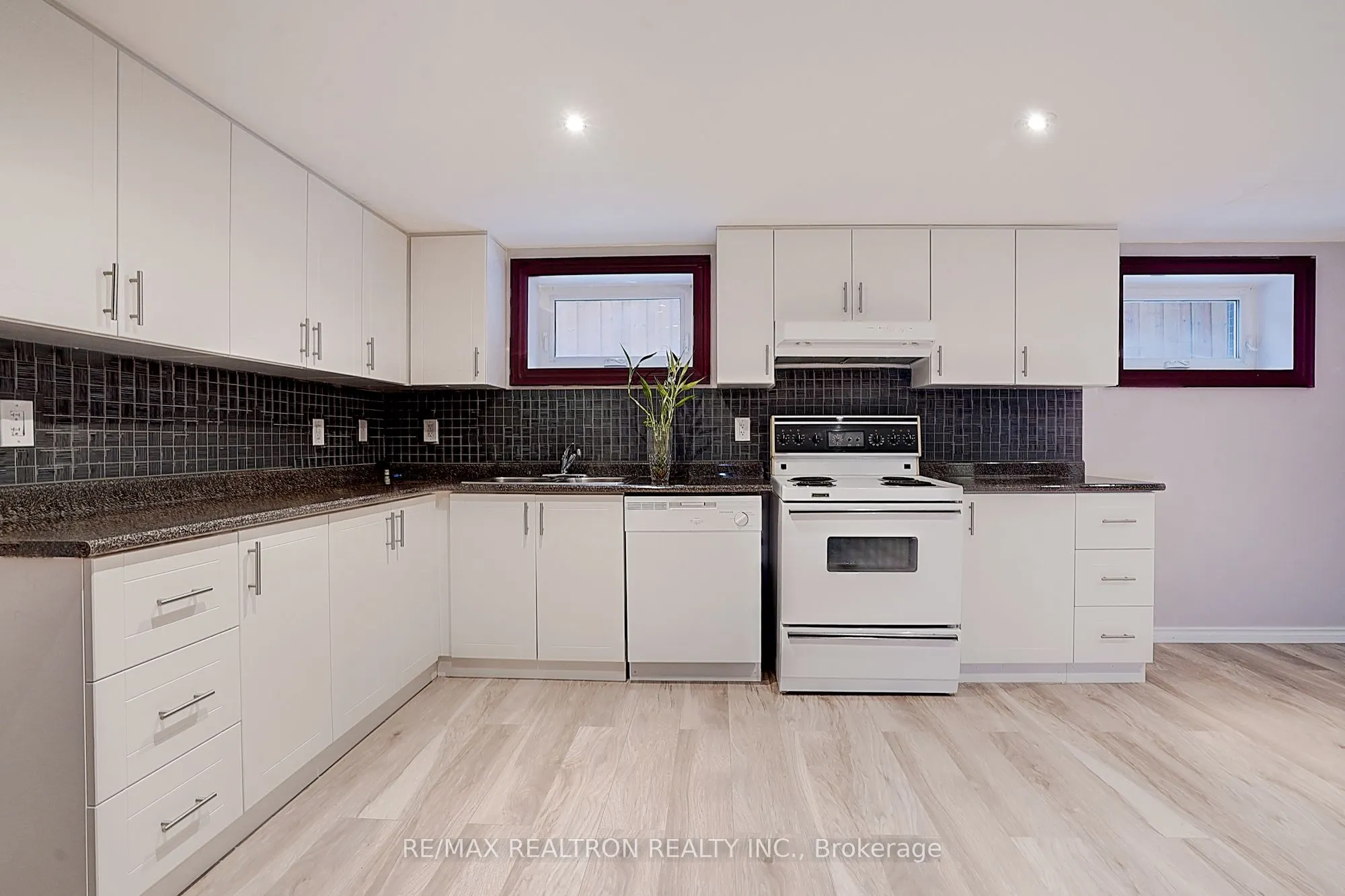 3043 Weston Road