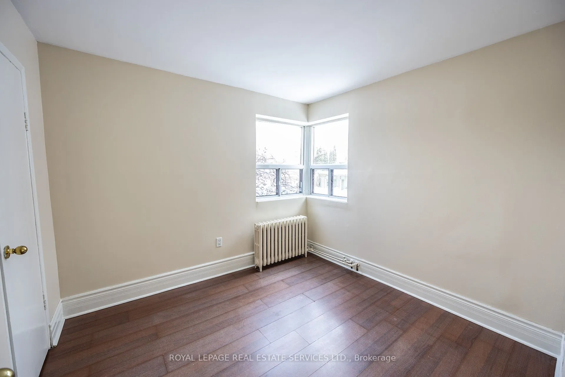 12 Cayuga Avenue, #1