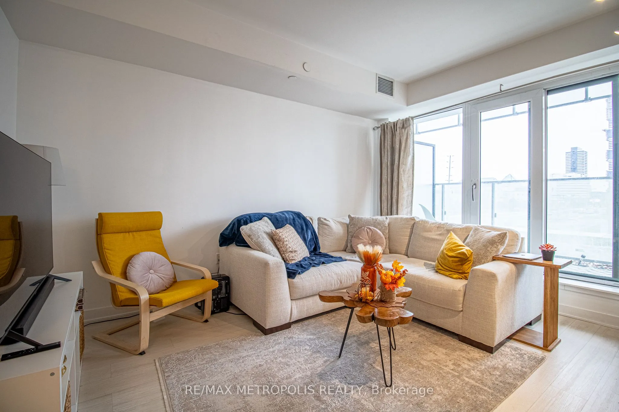 3900 Confederation Pkwy #216