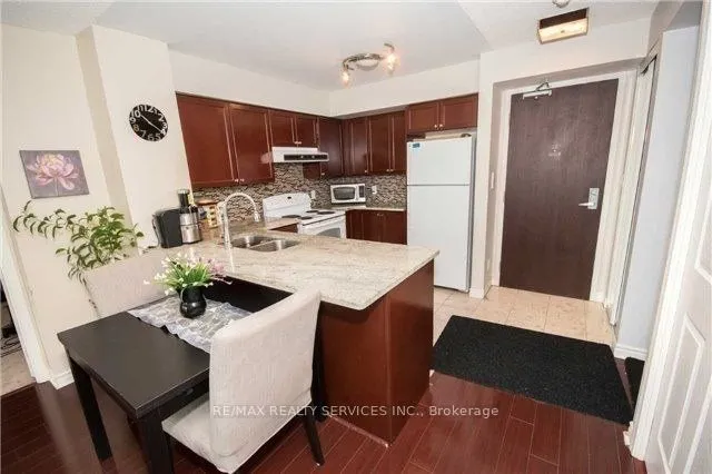 335 Rathburn Road W, #2007