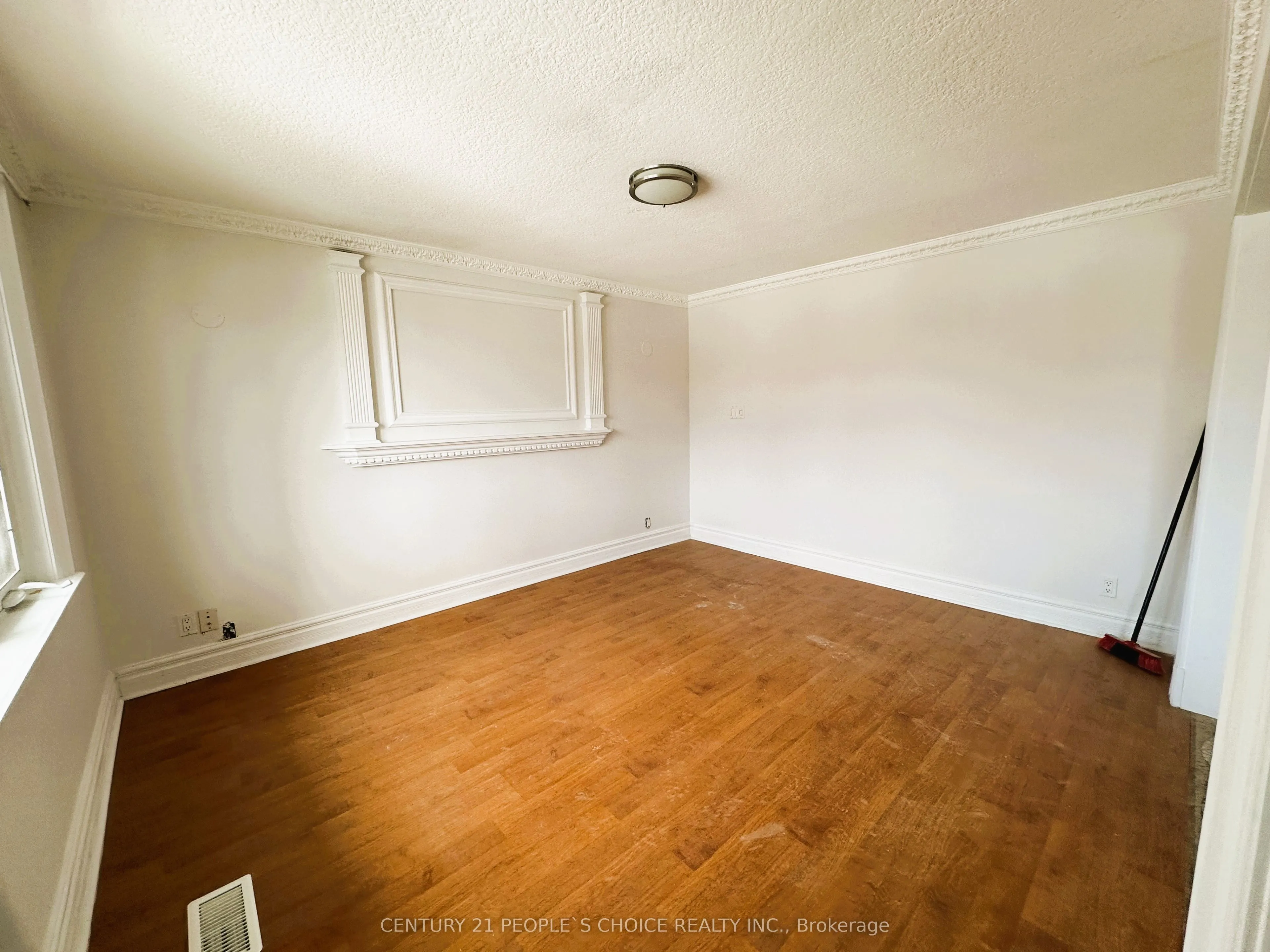 353 Culford Road, #Main floor