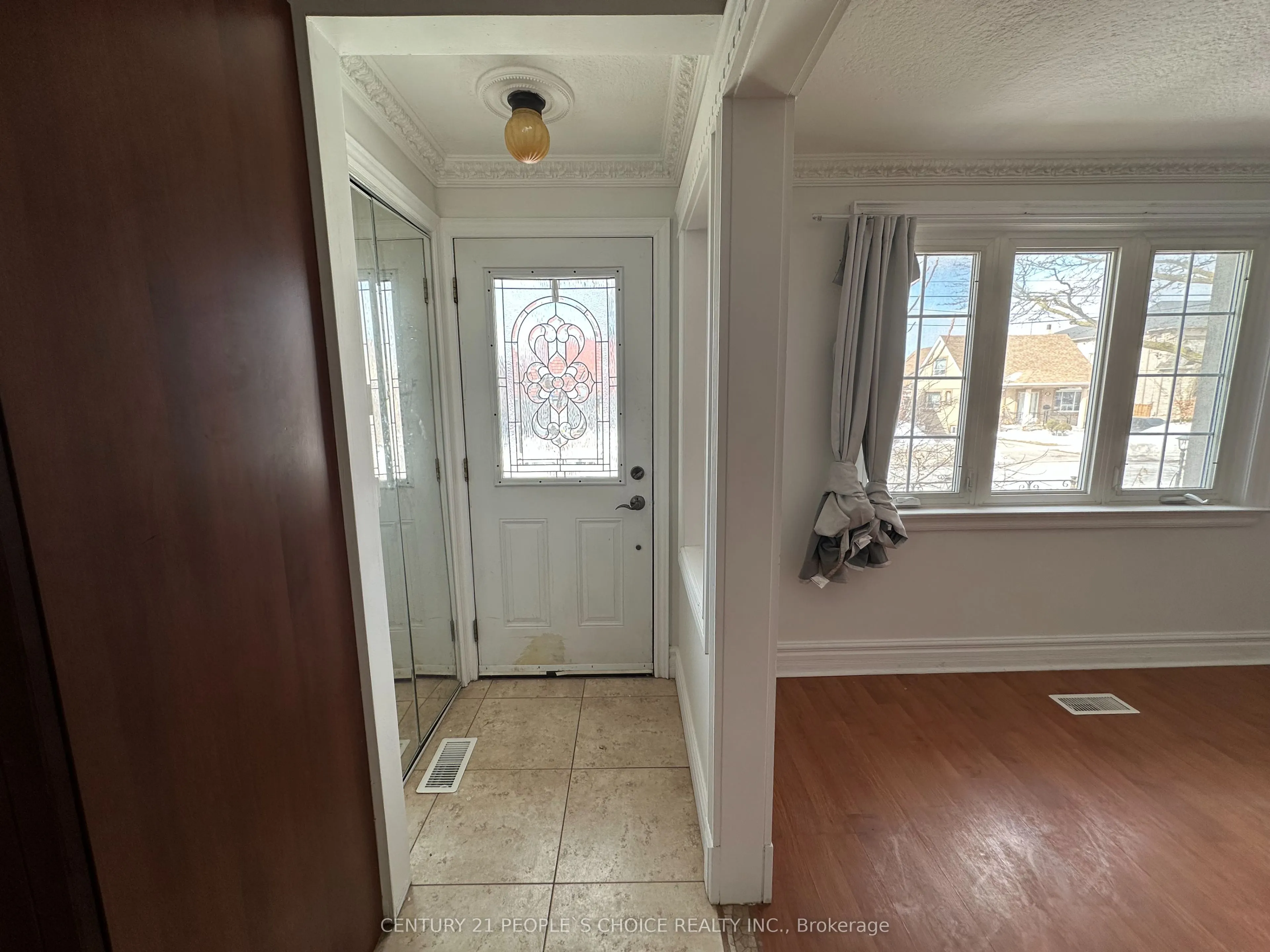 353 Culford Road, #Main floor
