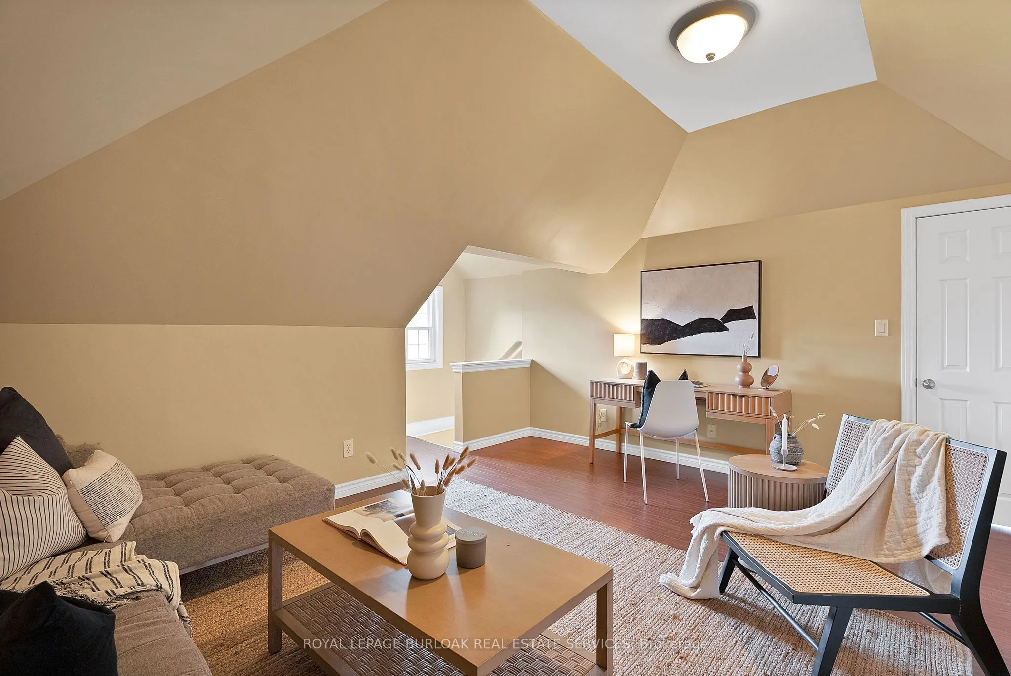 295 Plains Road W