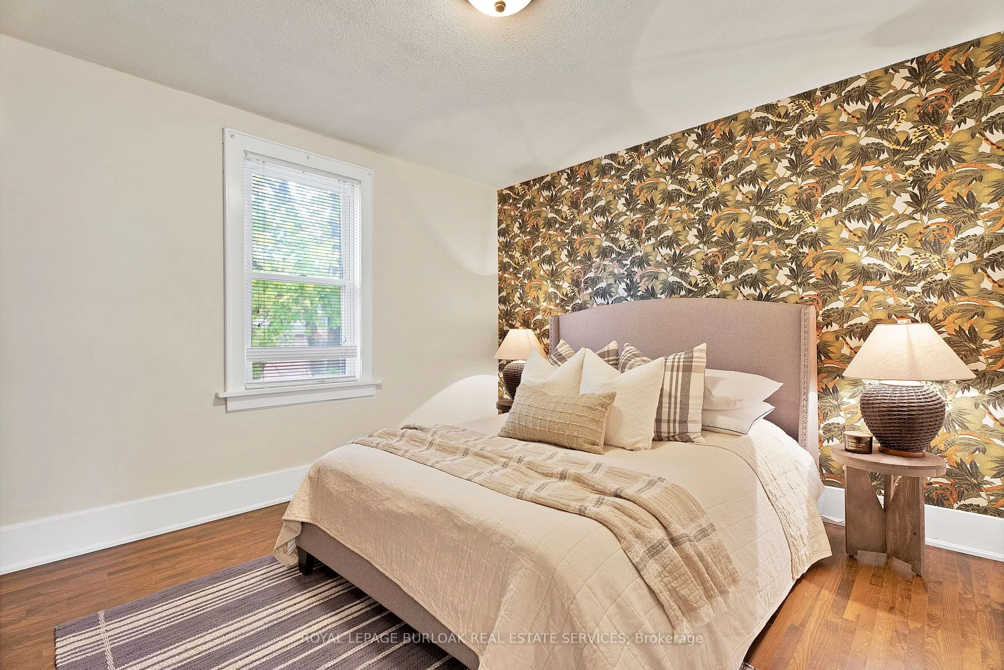295 Plains Road W