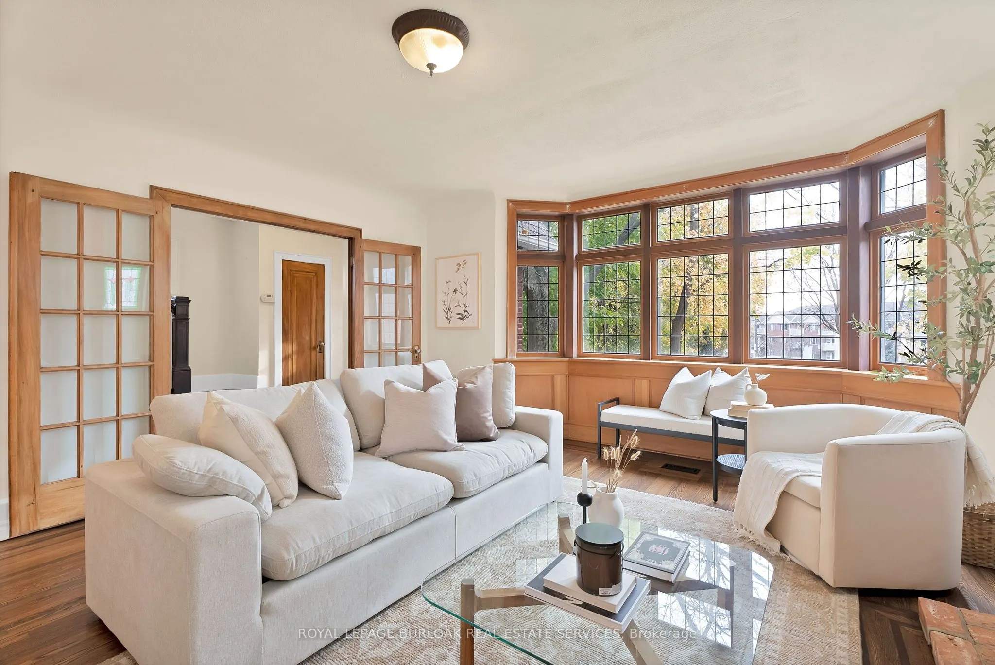 295 Plains Road W