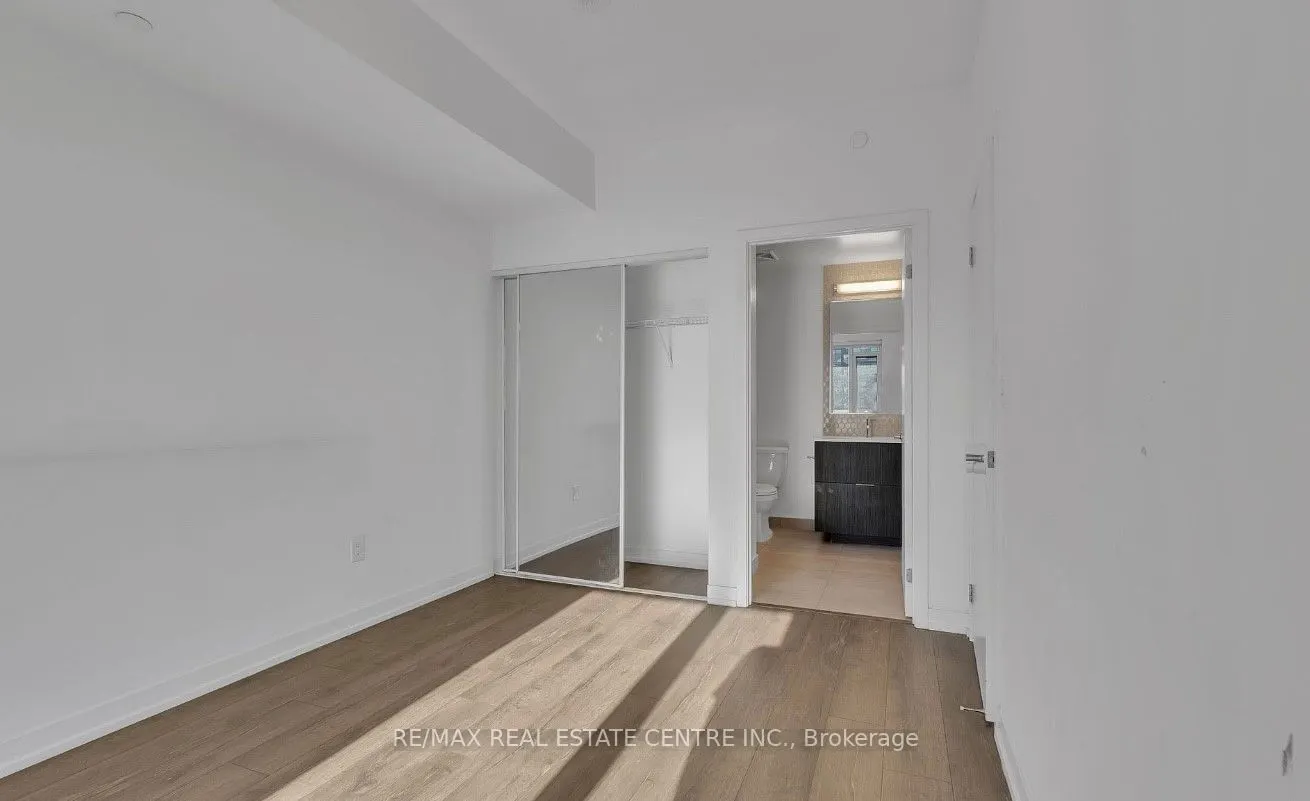 2520 Eglinton Avenue W, #1322