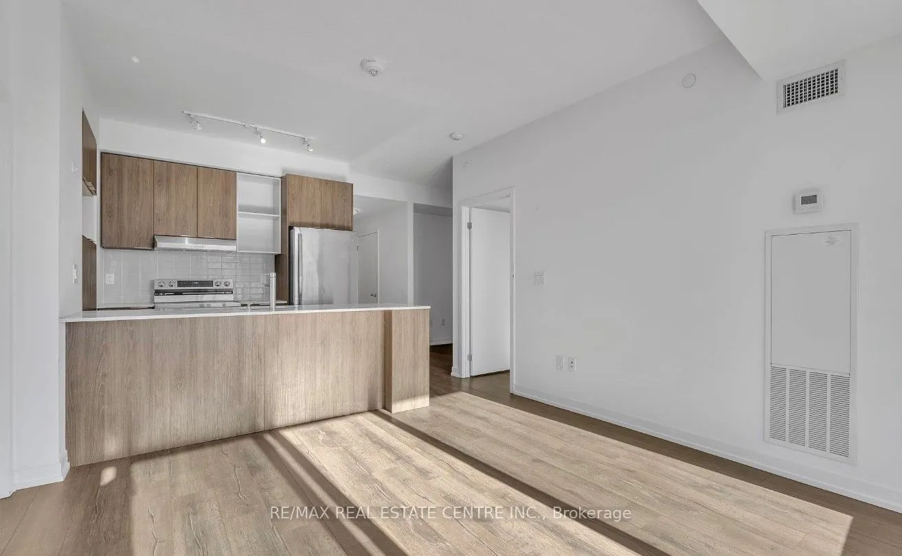 2520 Eglinton Avenue W, #1322