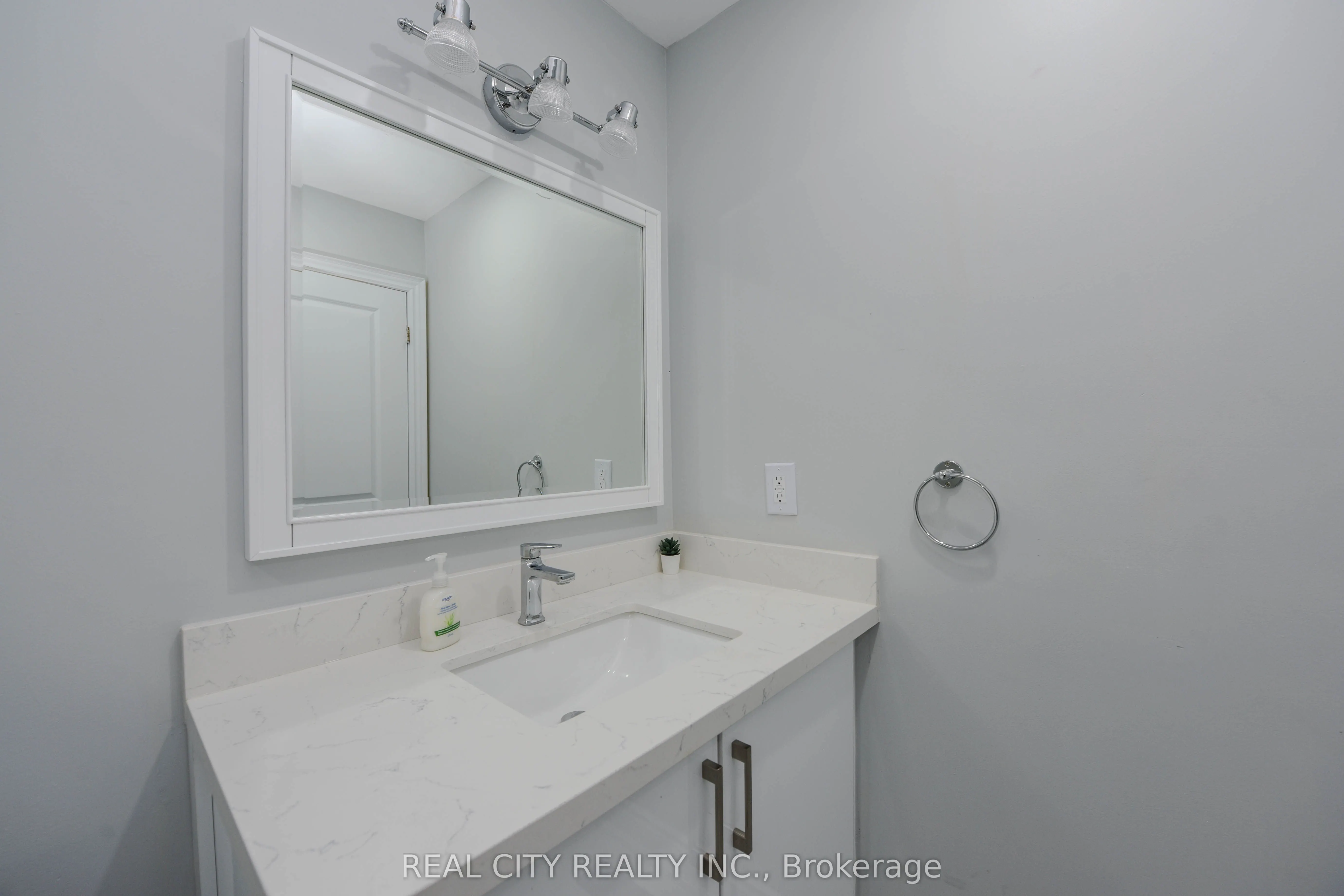 7020 Black Walnut Trail