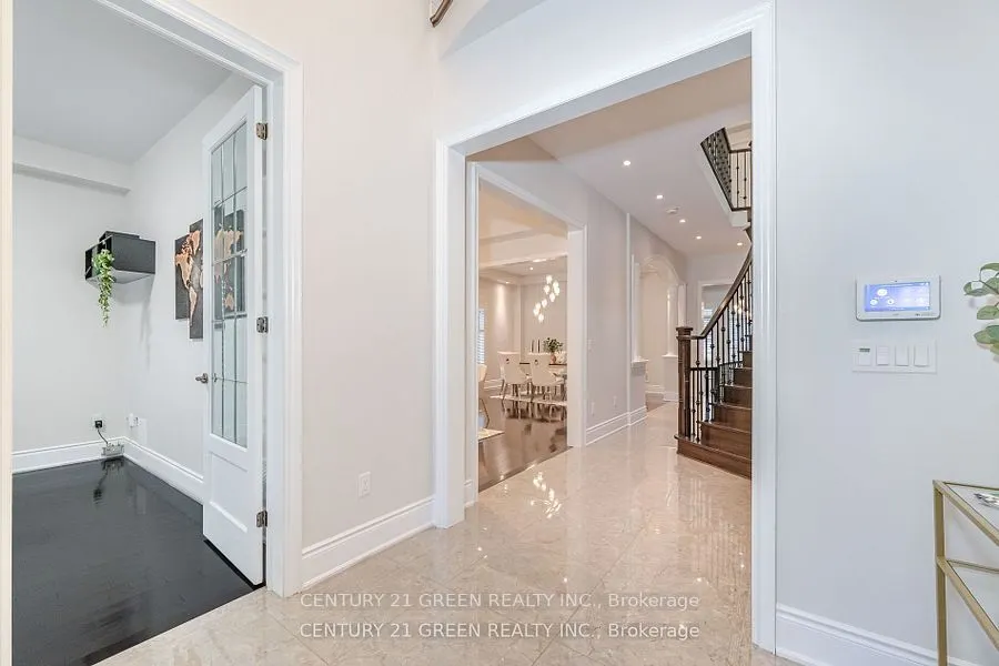 20 Foothills Crescent