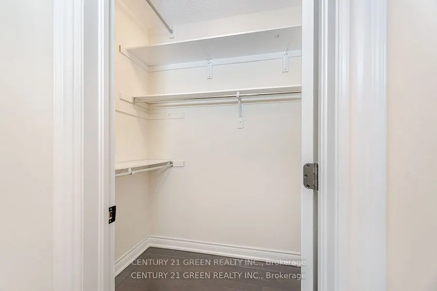 20 Foothills Crescent
