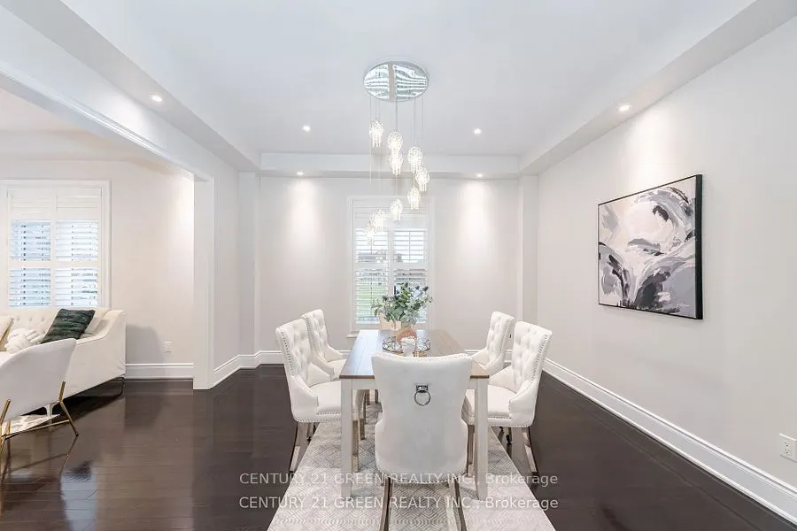 20 Foothills Crescent